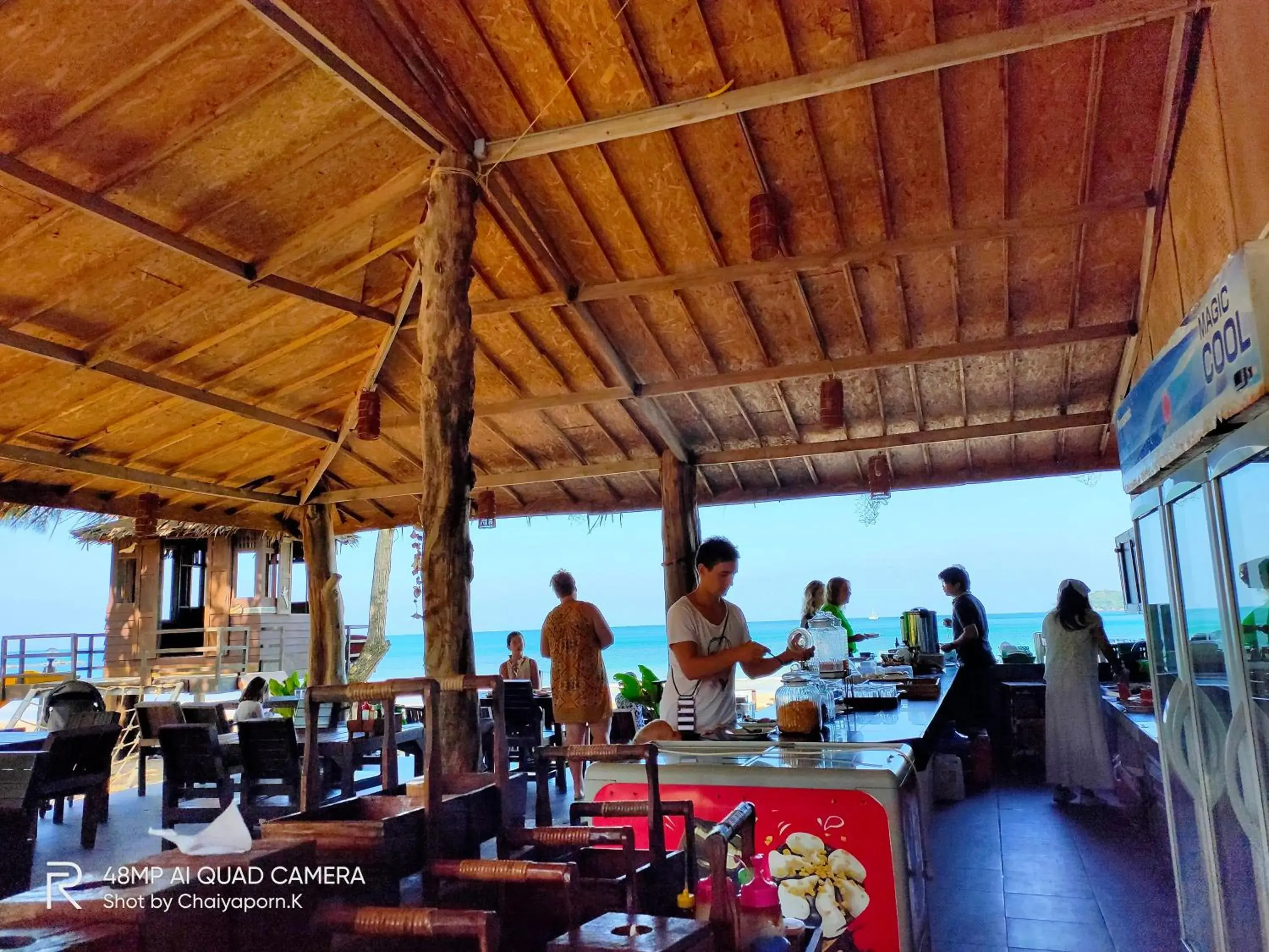 Restaurant/Places to Eat in Banana Beach Resort