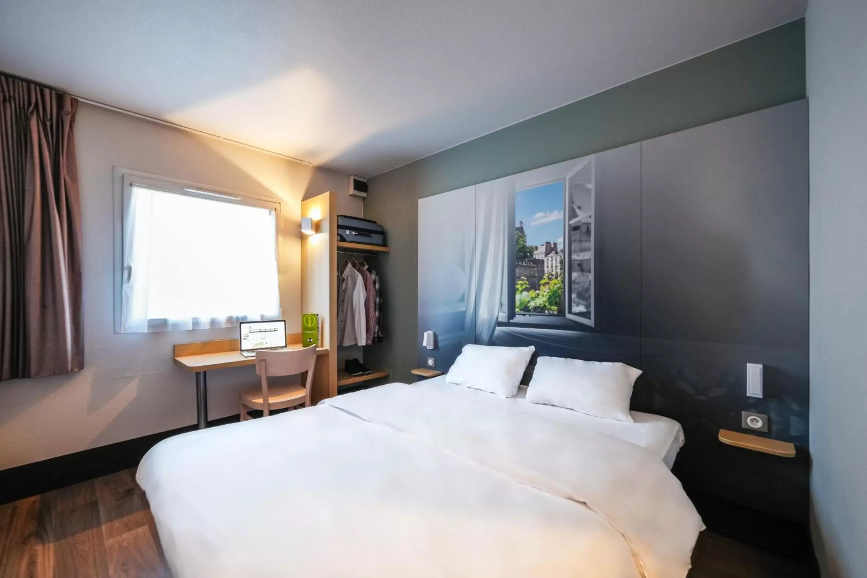 Bedroom, Bed in B&B HOTEL Vannes Ouest Golfe du Morbihan