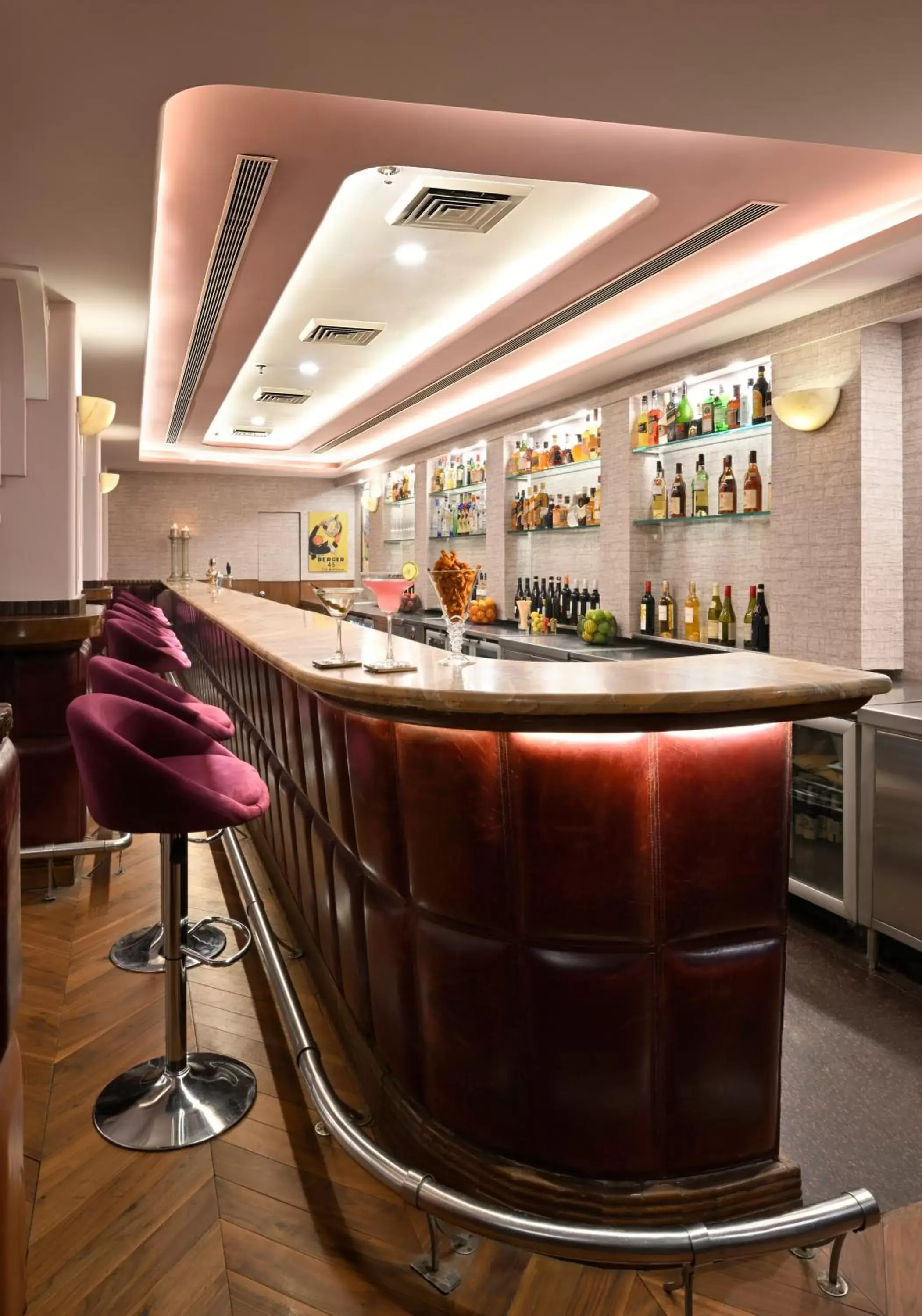 Lounge or bar, Lounge/Bar in Ambassador, New Delhi - IHCL SeleQtions