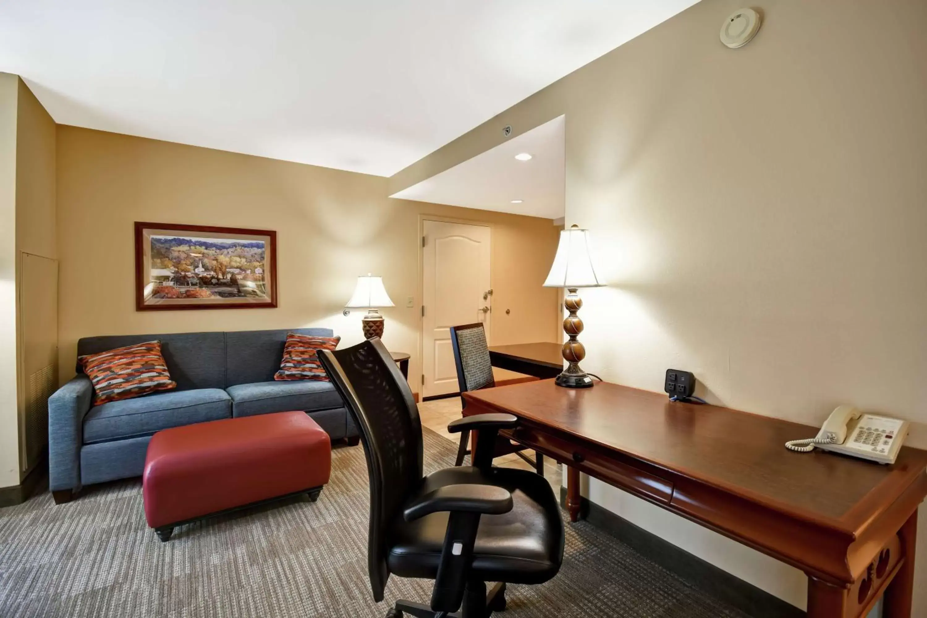 Bedroom, Kitchen/Kitchenette in Homewood Suites by Hilton Lancaster