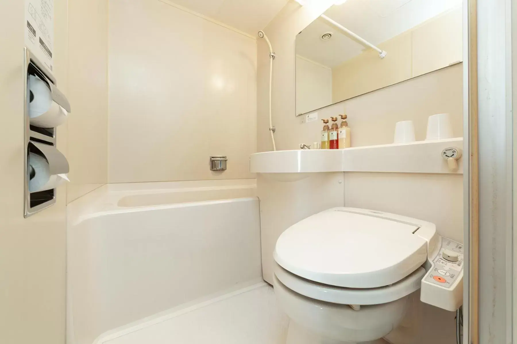 Twin Room - Non-Smoking in THE KNOT FUKUOKA Tenjin Twin Room - Non-Smoking in THE KNOT FUKUOKA Tenjin