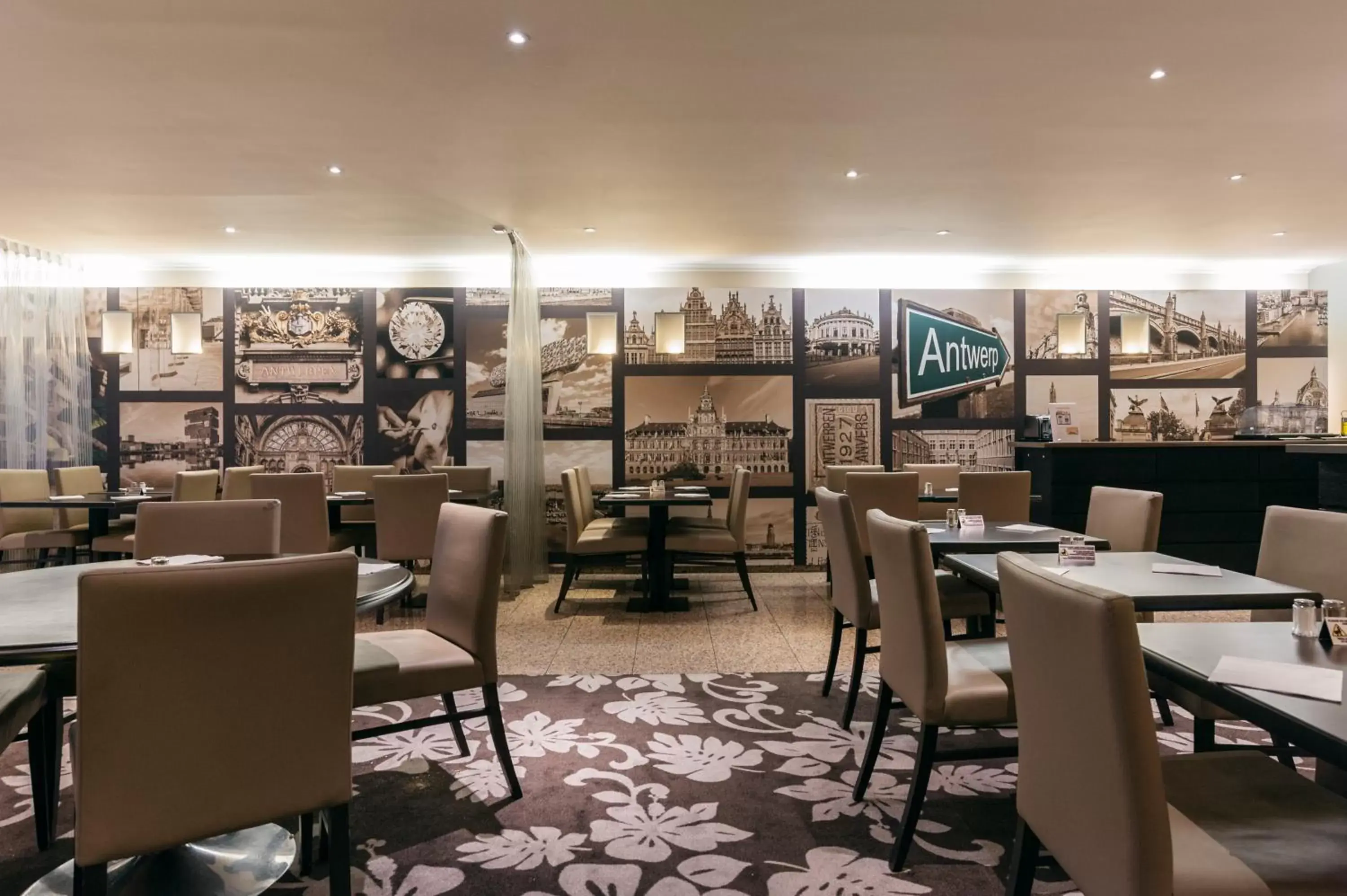 Restaurant/Places to Eat in Astoria Hotel Antwerp