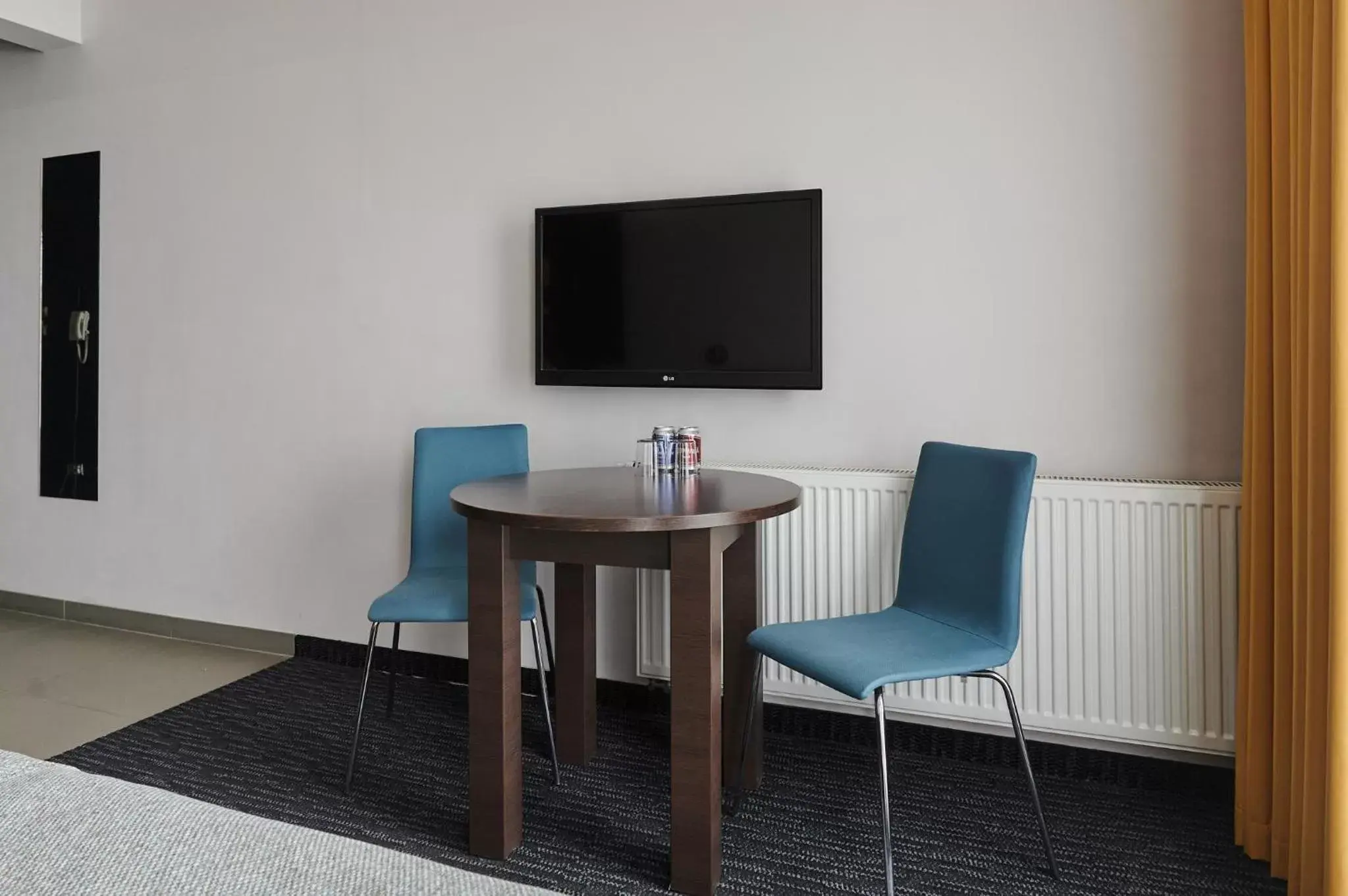 Living room, TV/Entertainment Center in Golden Tulip Gdańsk Residence