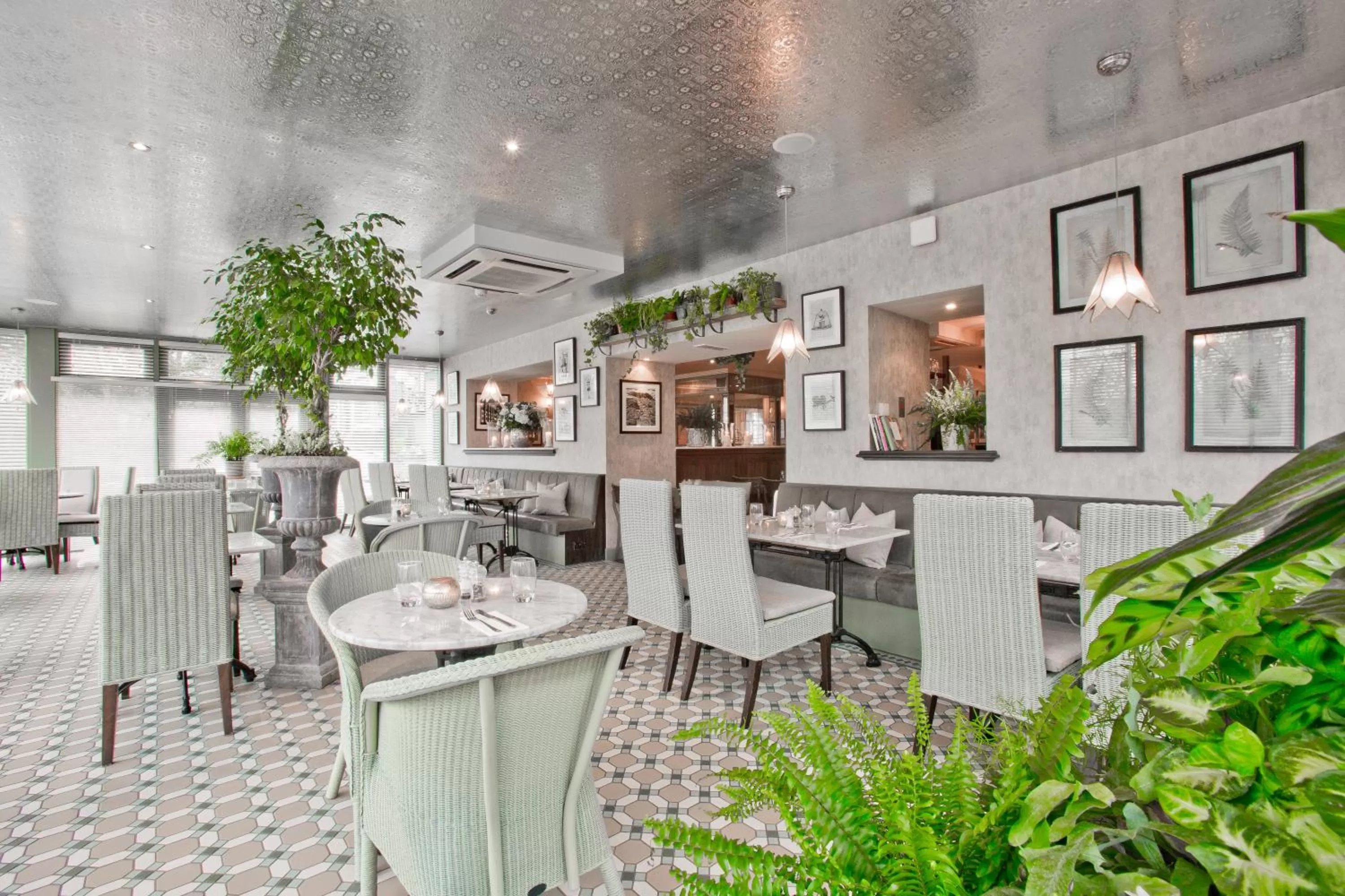 Restaurant/places to eat in The Cults Hotel