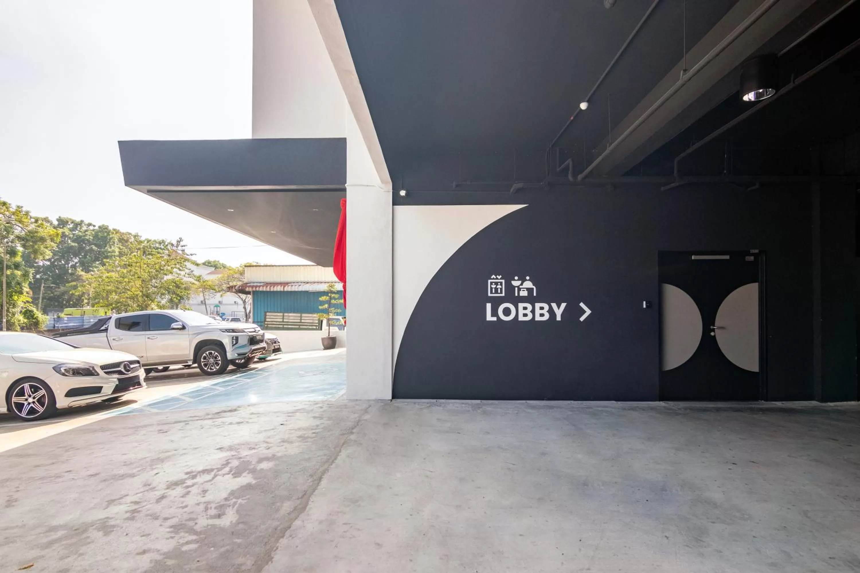 Parking in Bagan Suite