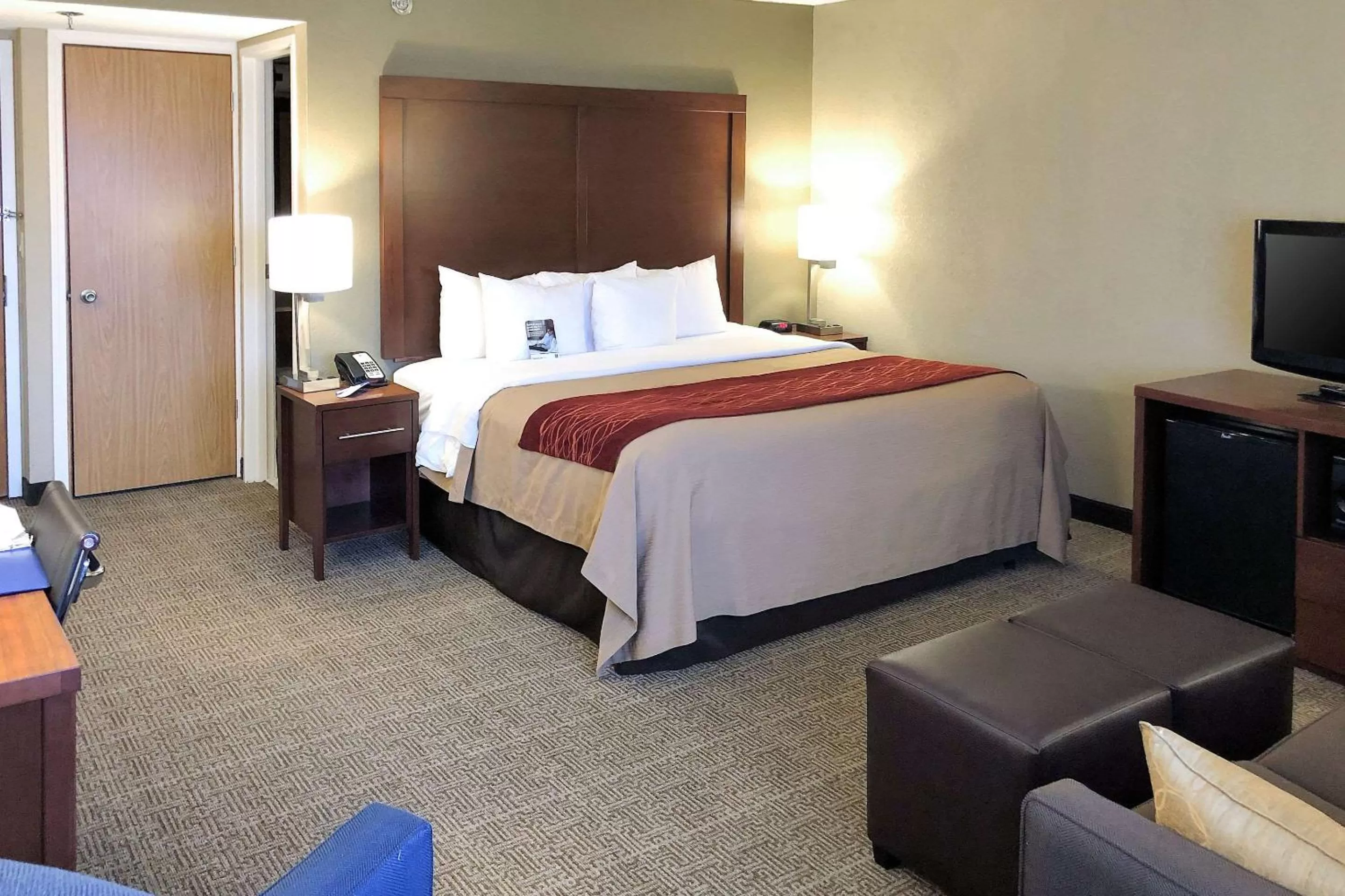 Photo of the whole room, Bed in Comfort Inn
