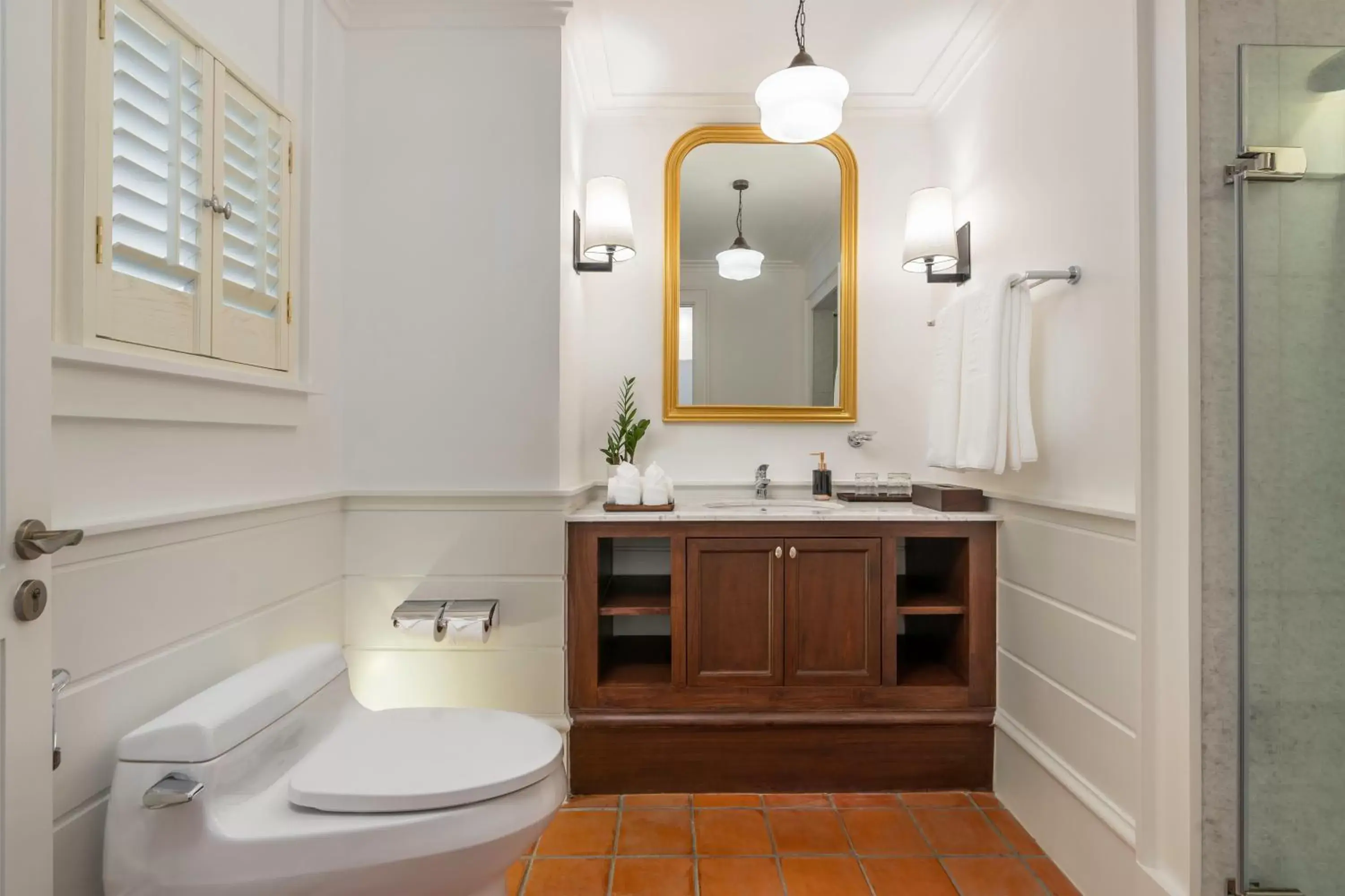 Toilet in Bella Nara Hotel Chiang Mai Toilet in Bella Nara Hotel Chiang Mai