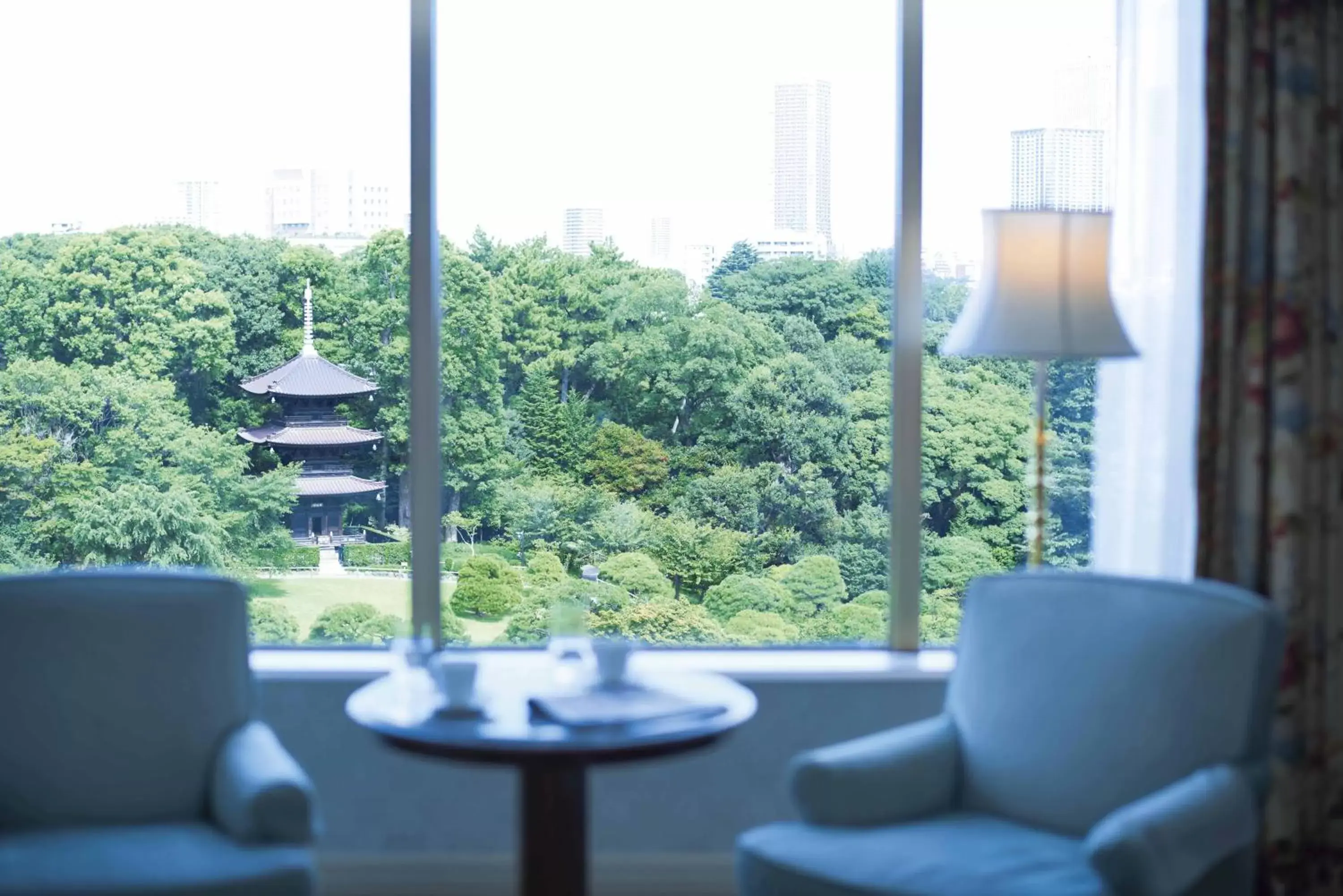 Garden view, Seating Area in Hotel Chinzanso Tokyo