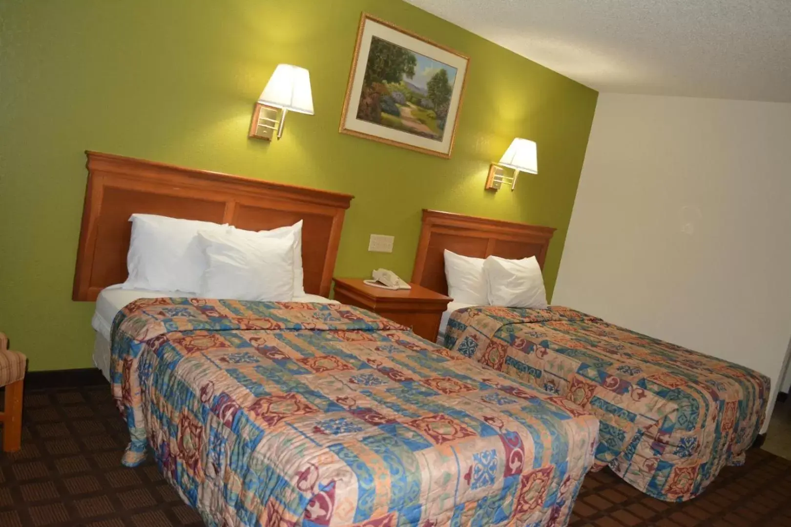 Double Room with Two Double Beds - Non-Smoking in Bloomer Inn & Suites
