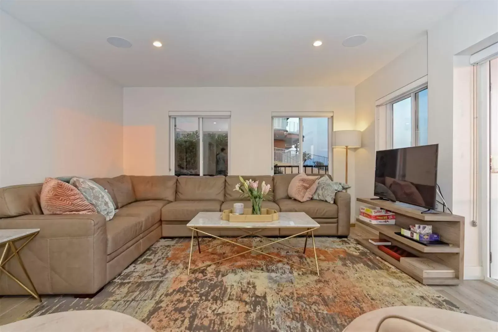 Property building in Ocean Villas Beach Front Property building in Ocean Villas Beach Front