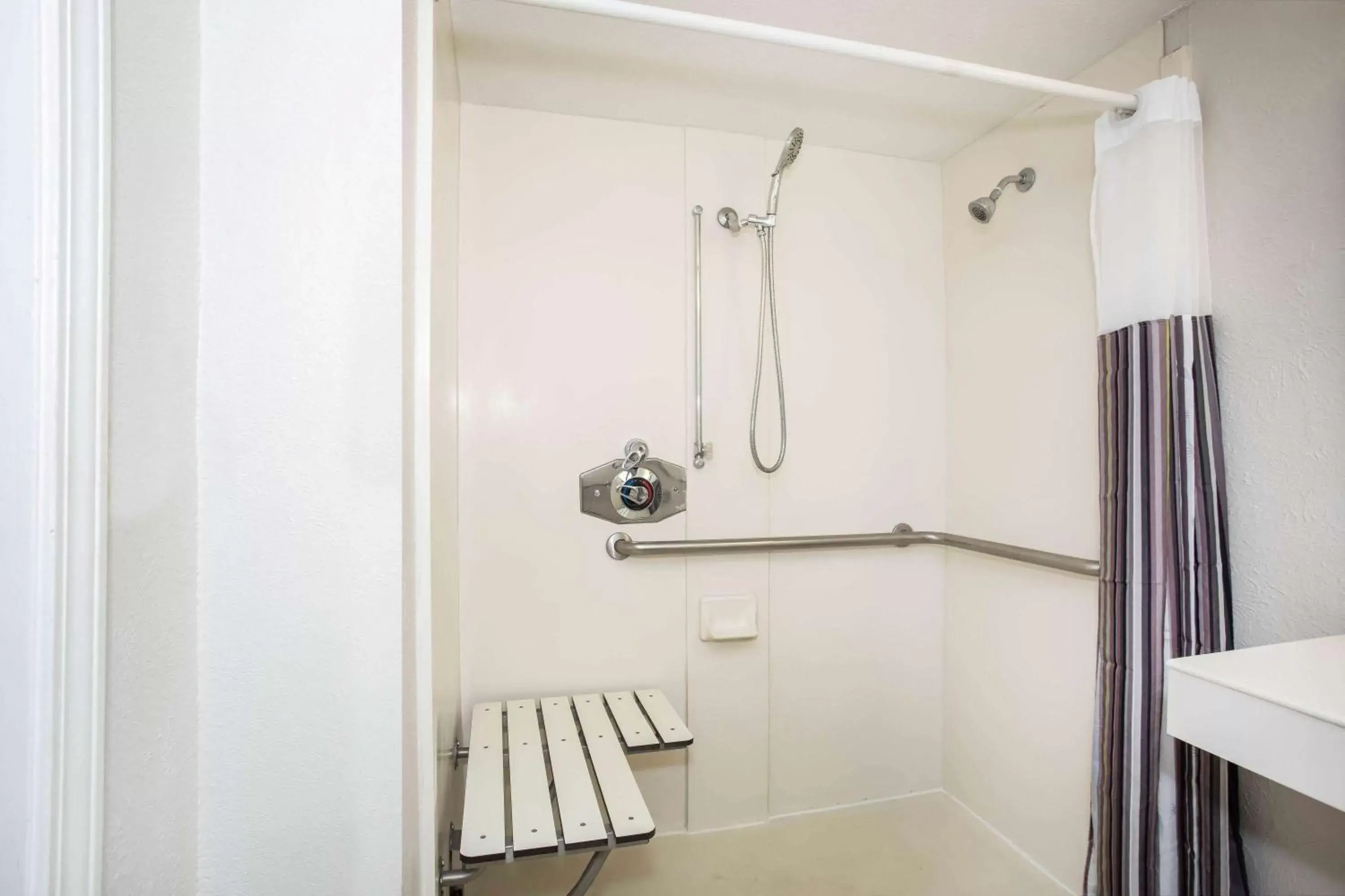 Shower, Bathroom in La Quinta Inn by Wyndham Tallahassee North