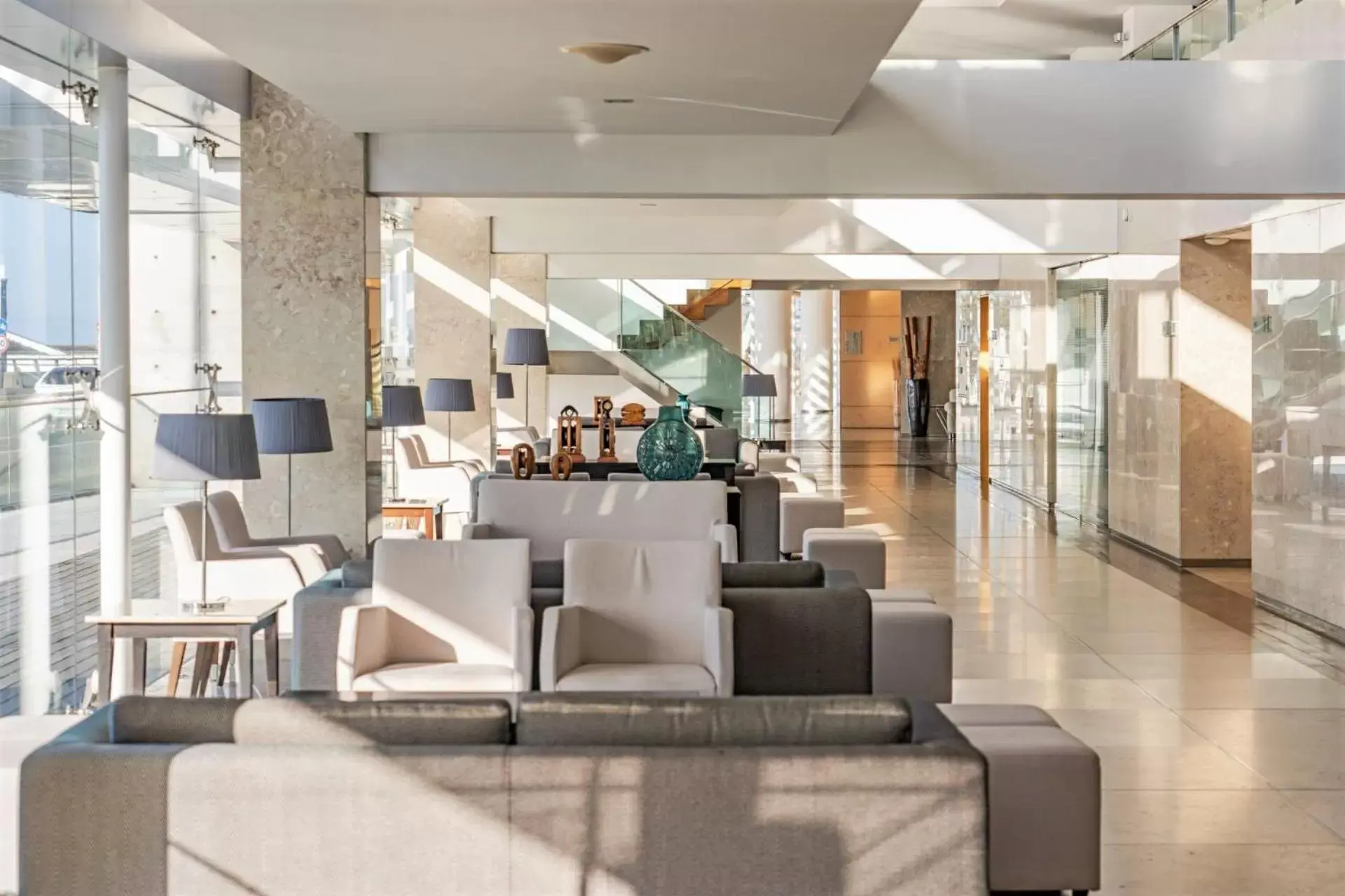 Lounge or bar, Lobby/Reception in Hotel Marina Atlântico