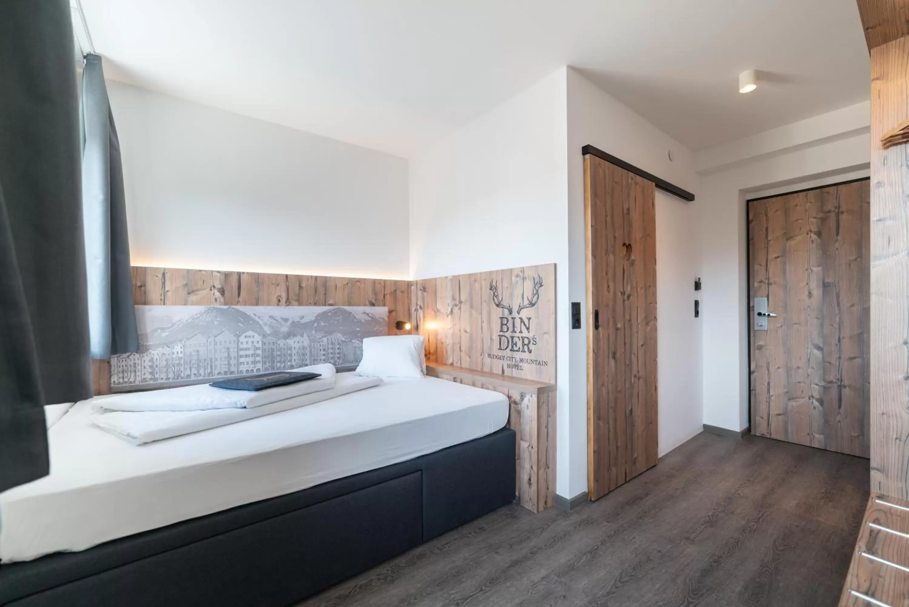 Deluxe Single Room in BinderS Budget City-Mountain Hotel