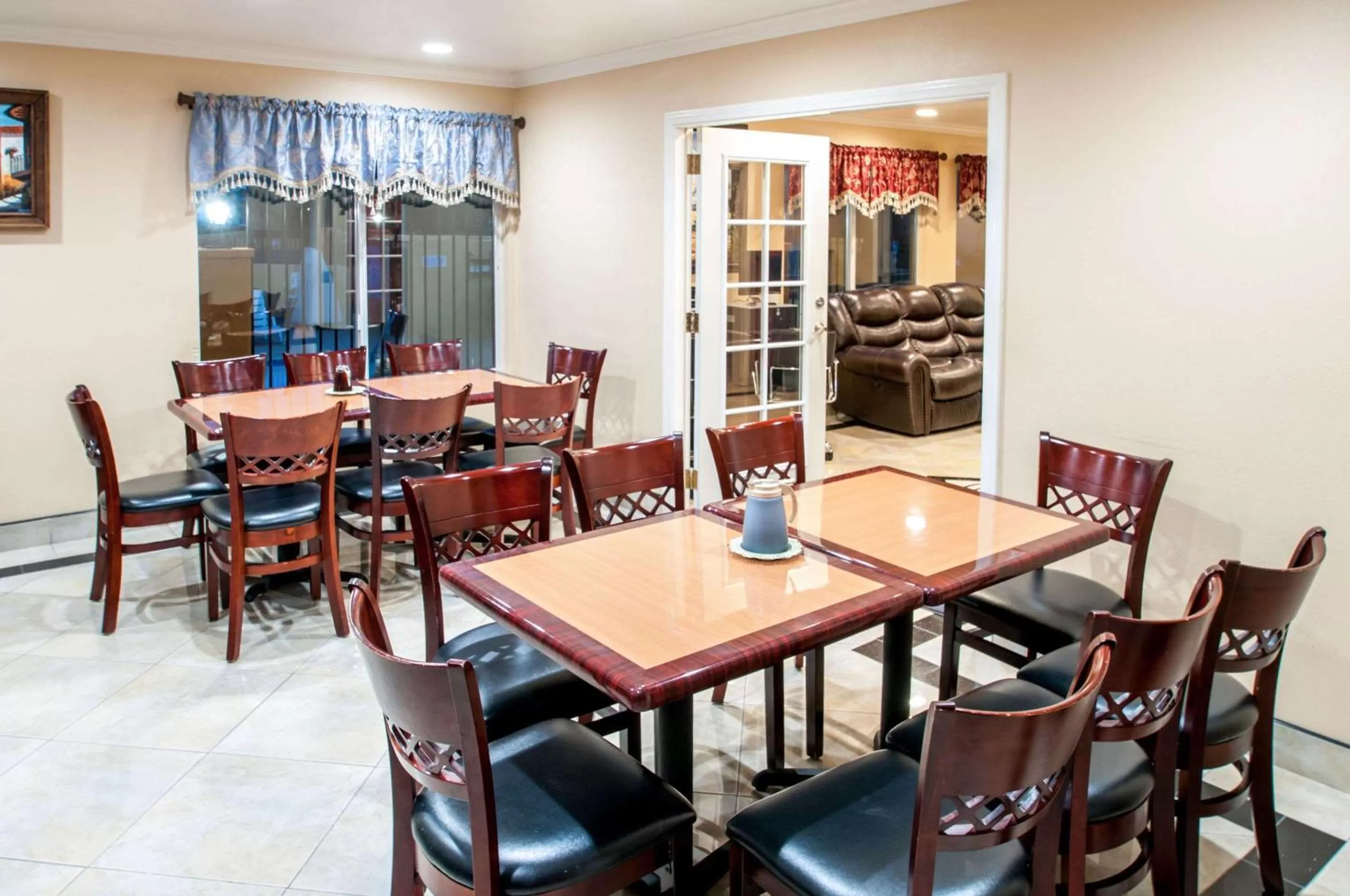 Restaurant/places to eat in Rodeway Inn San Diego Near SDSU