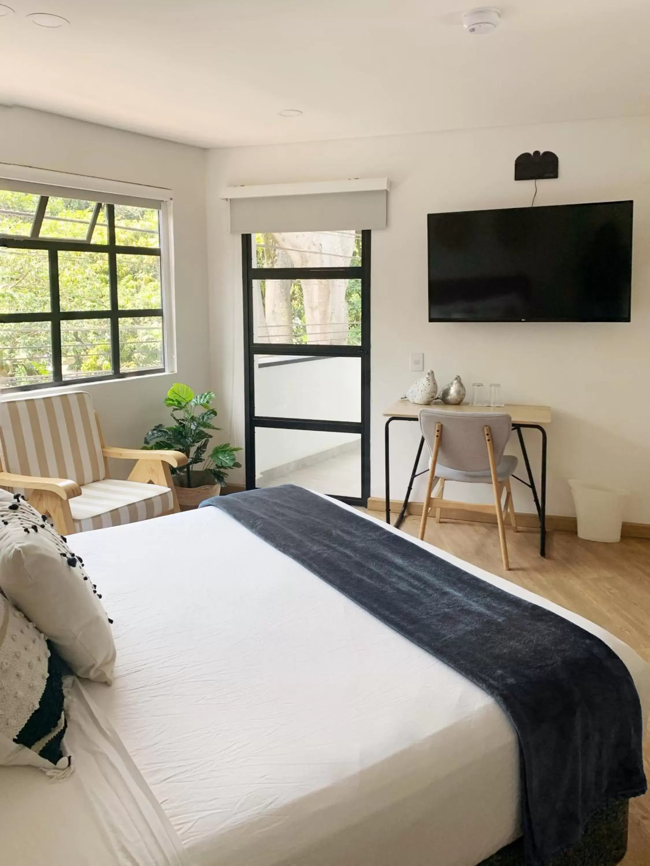 Deluxe Double Room with Balcony in 574 Hotel Deluxe Double Room with Balcony in 574 Hotel