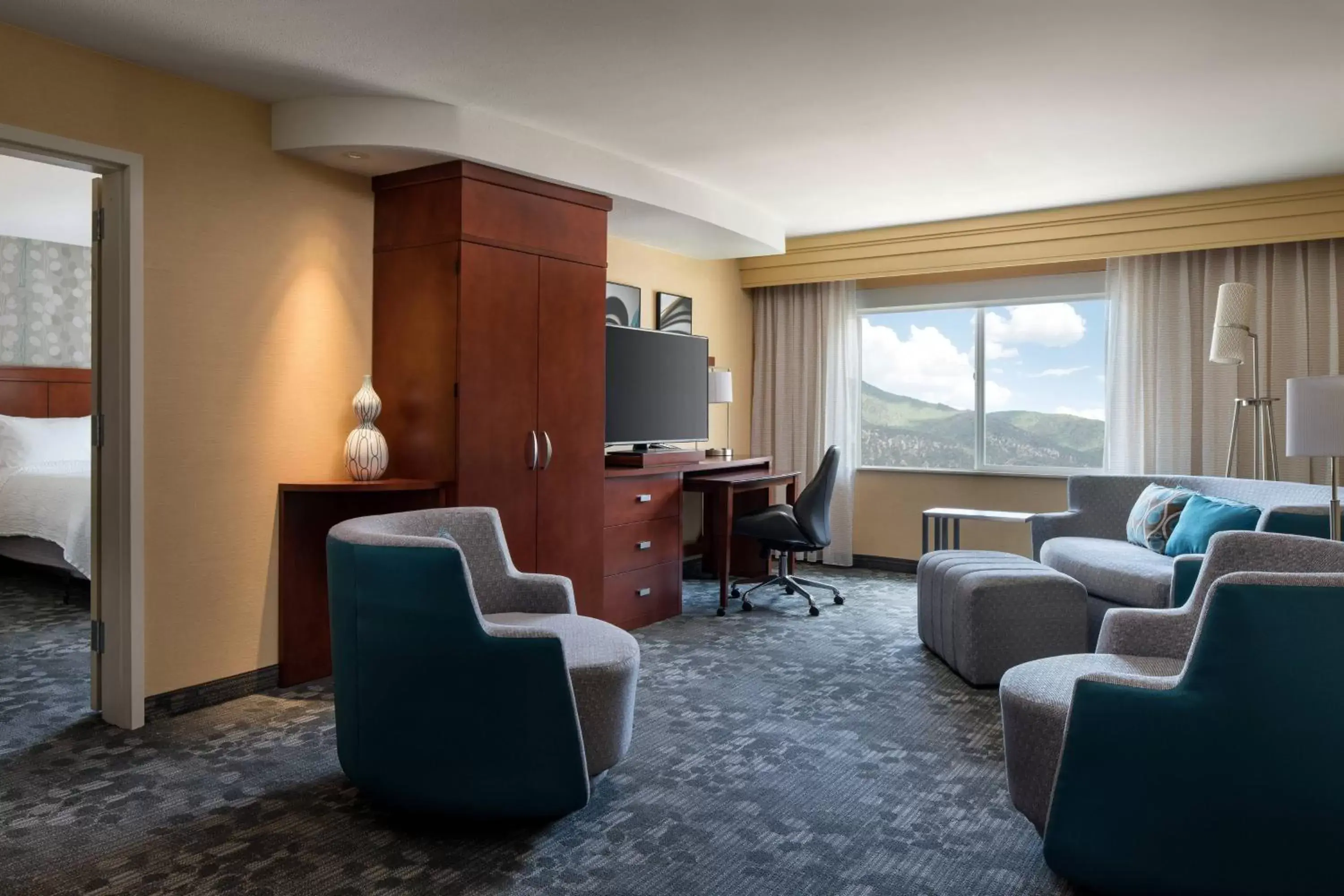 Living room, Seating Area in Courtyard by Marriott Glenwood Springs