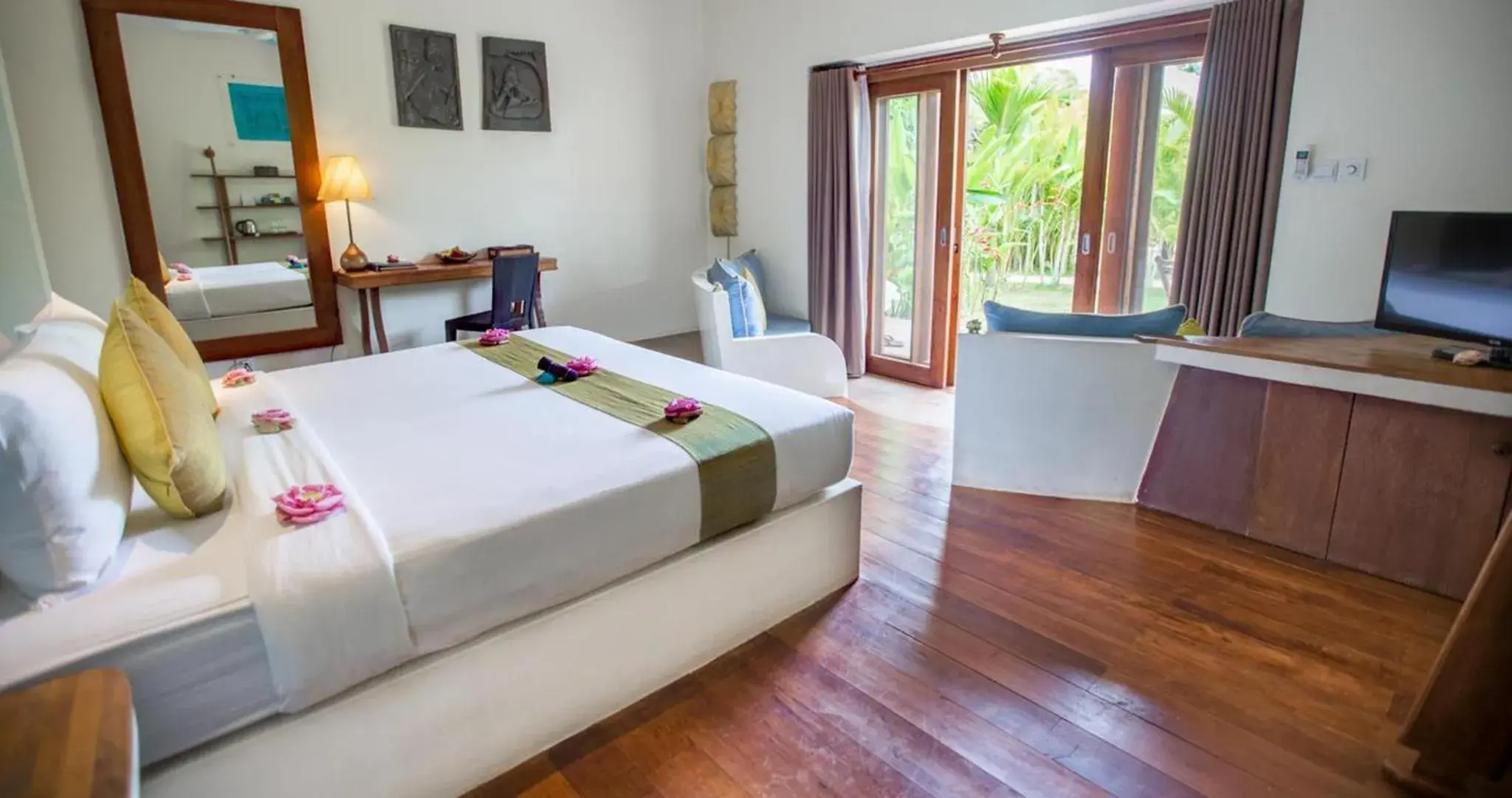 Bed in Navutu Dreams Resort & Wellness Retreat