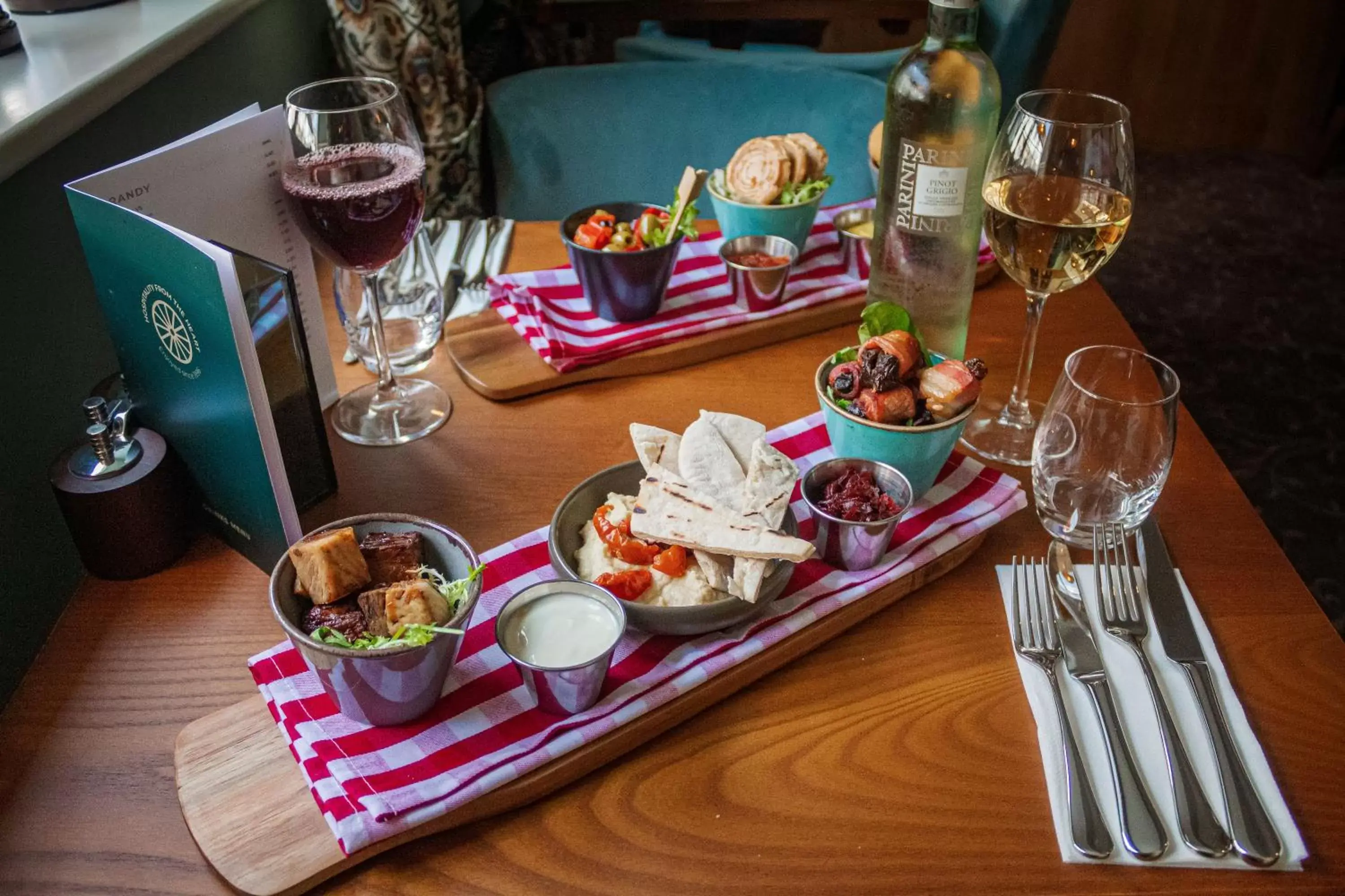 Food and drinks in The George Hotel, Amesbury, Wiltshire