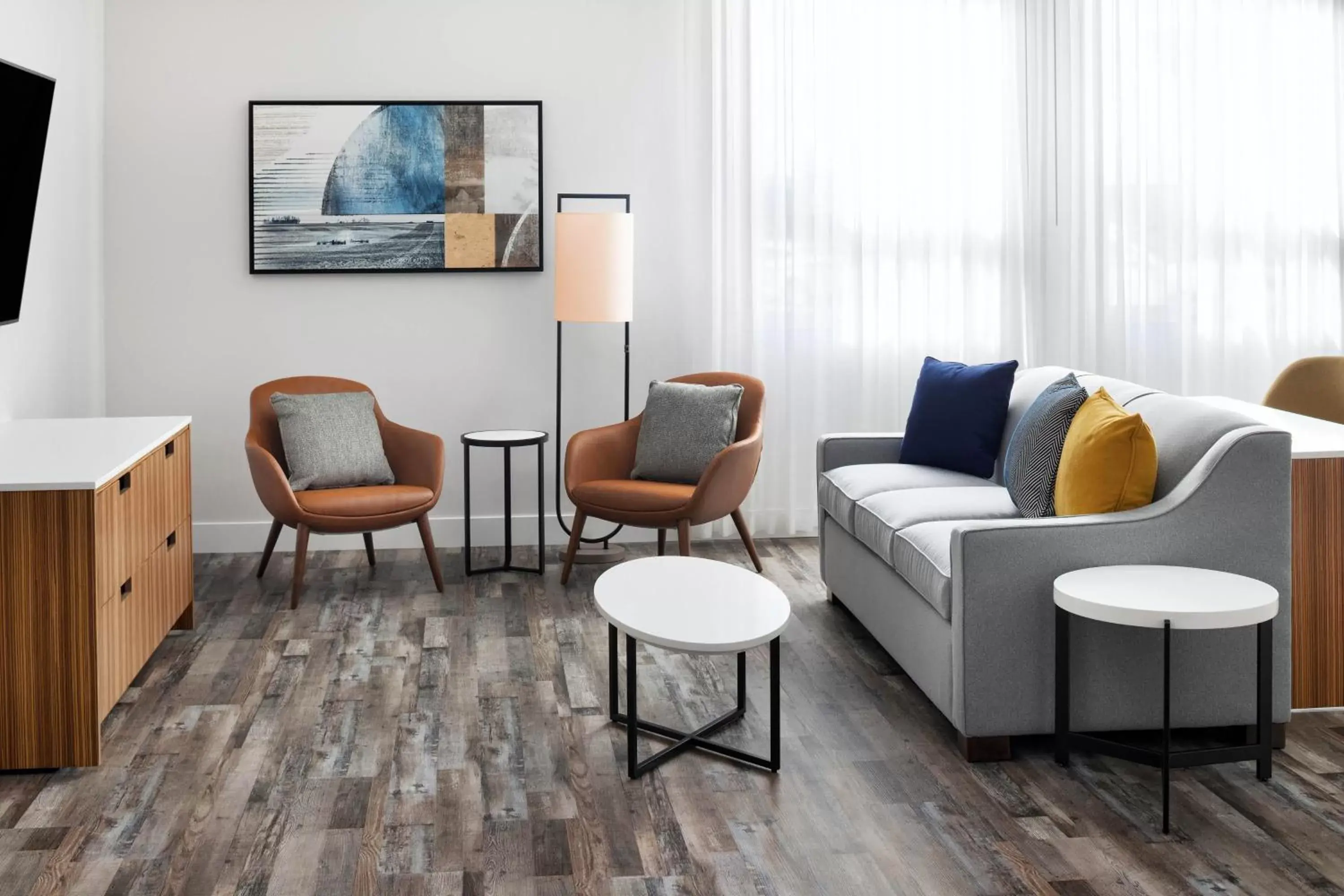 Living room, Seating Area in Delta Hotels by Marriott Grande Prairie Airport