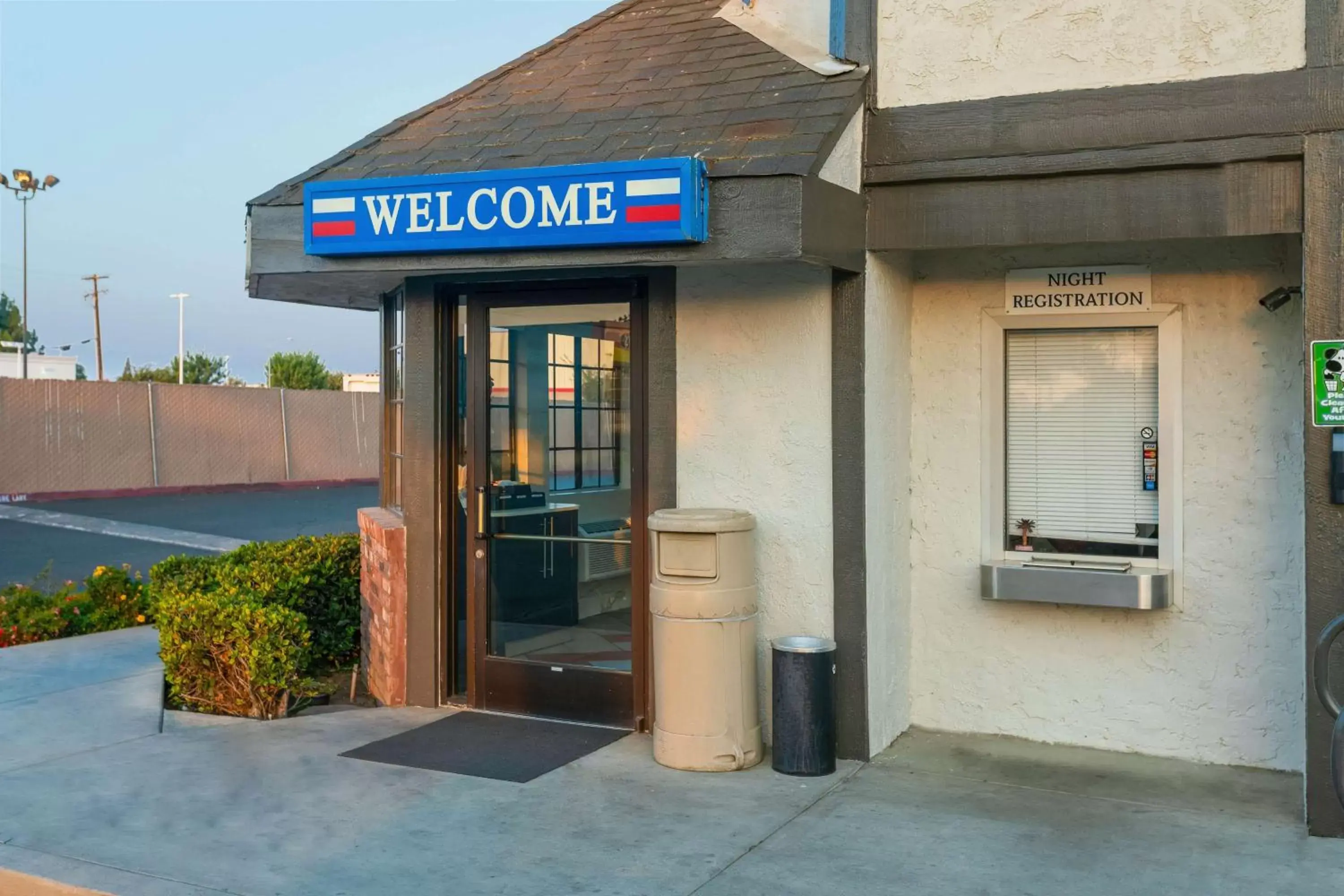 Property building in Motel 6-Merced, CA - North