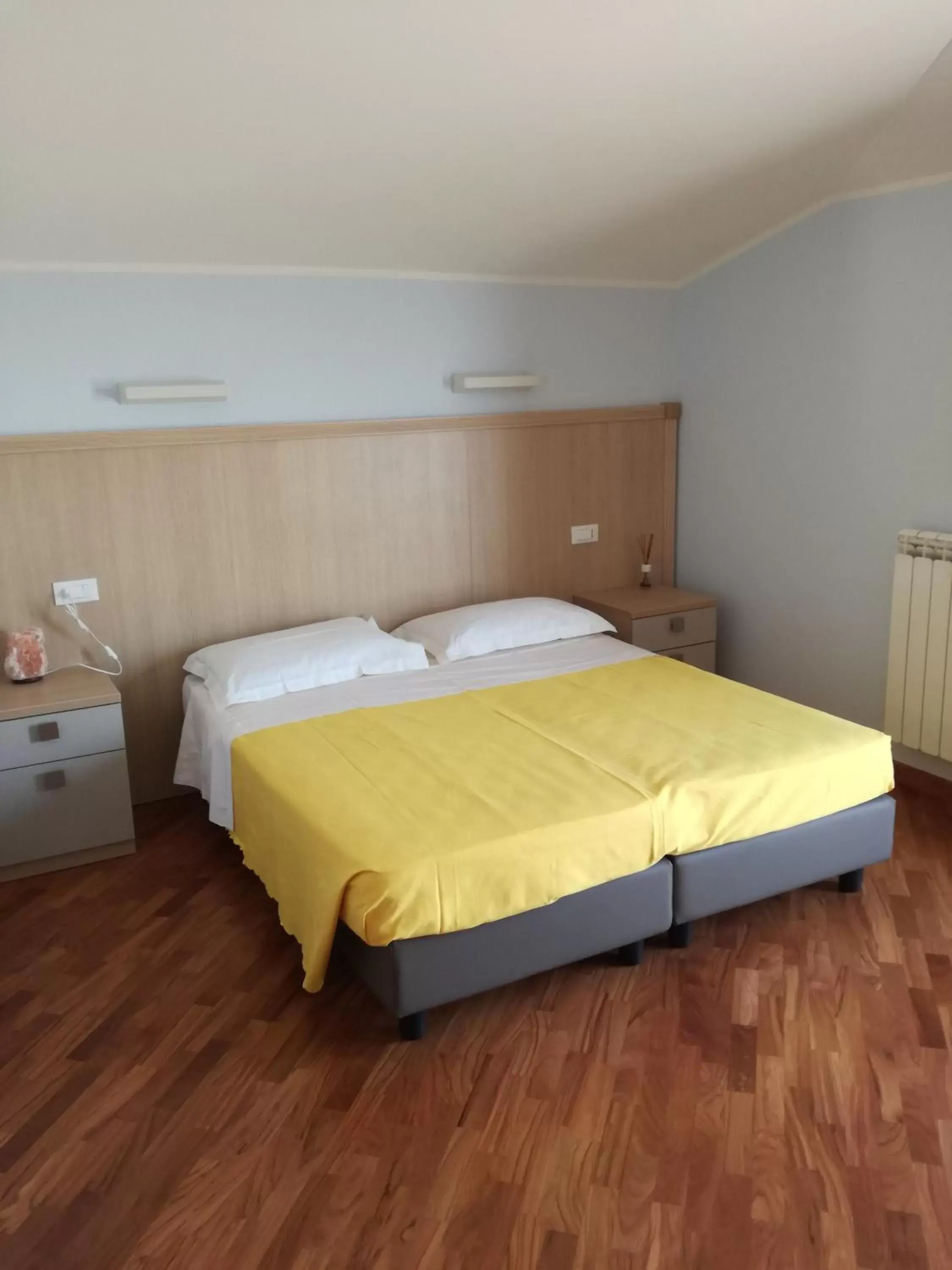 Photo of the whole room, Bed in Fonte Nuova Penne