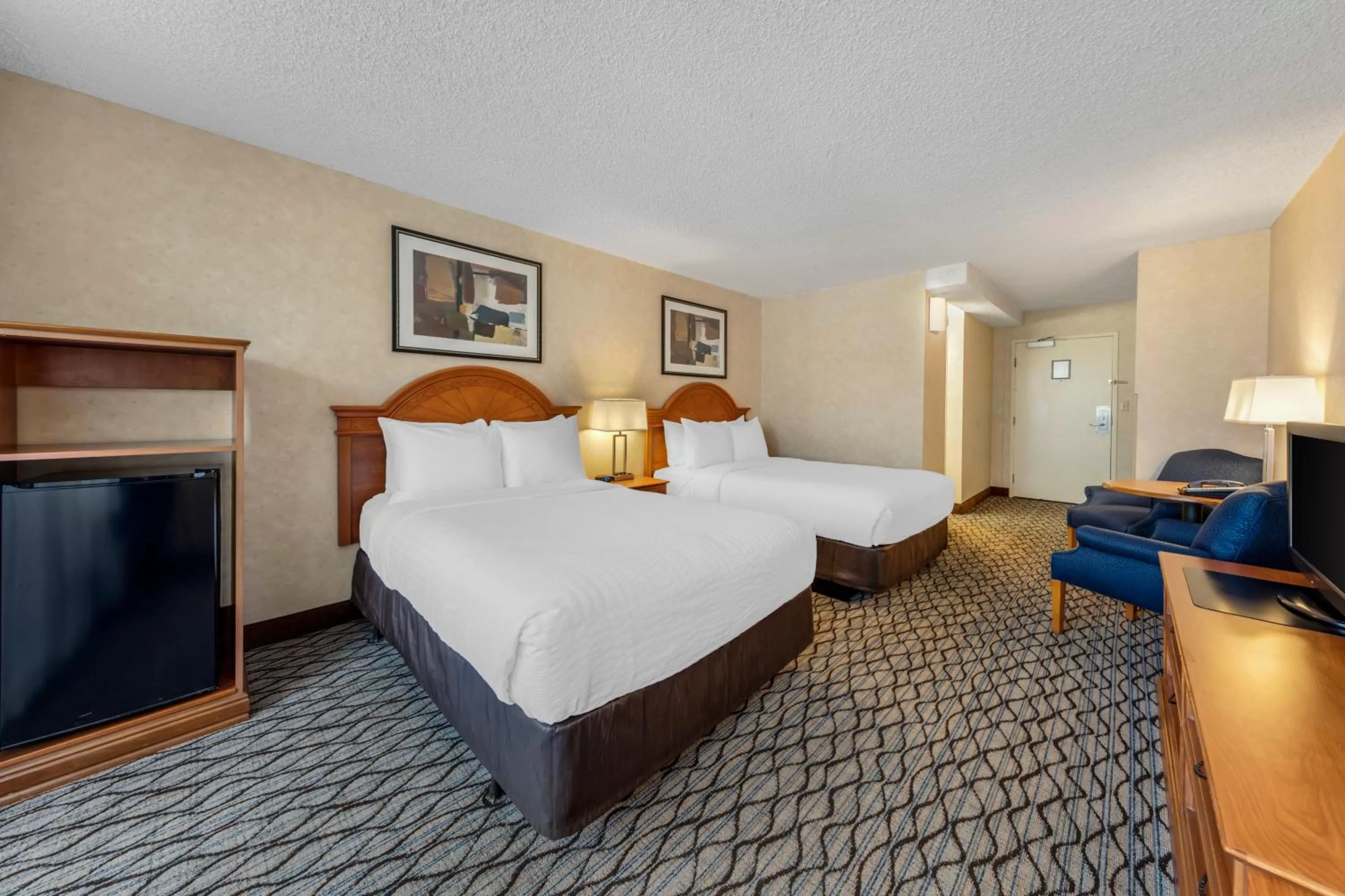 Photo of the whole room, Bed in Clarion Hotel Anaheim Resort