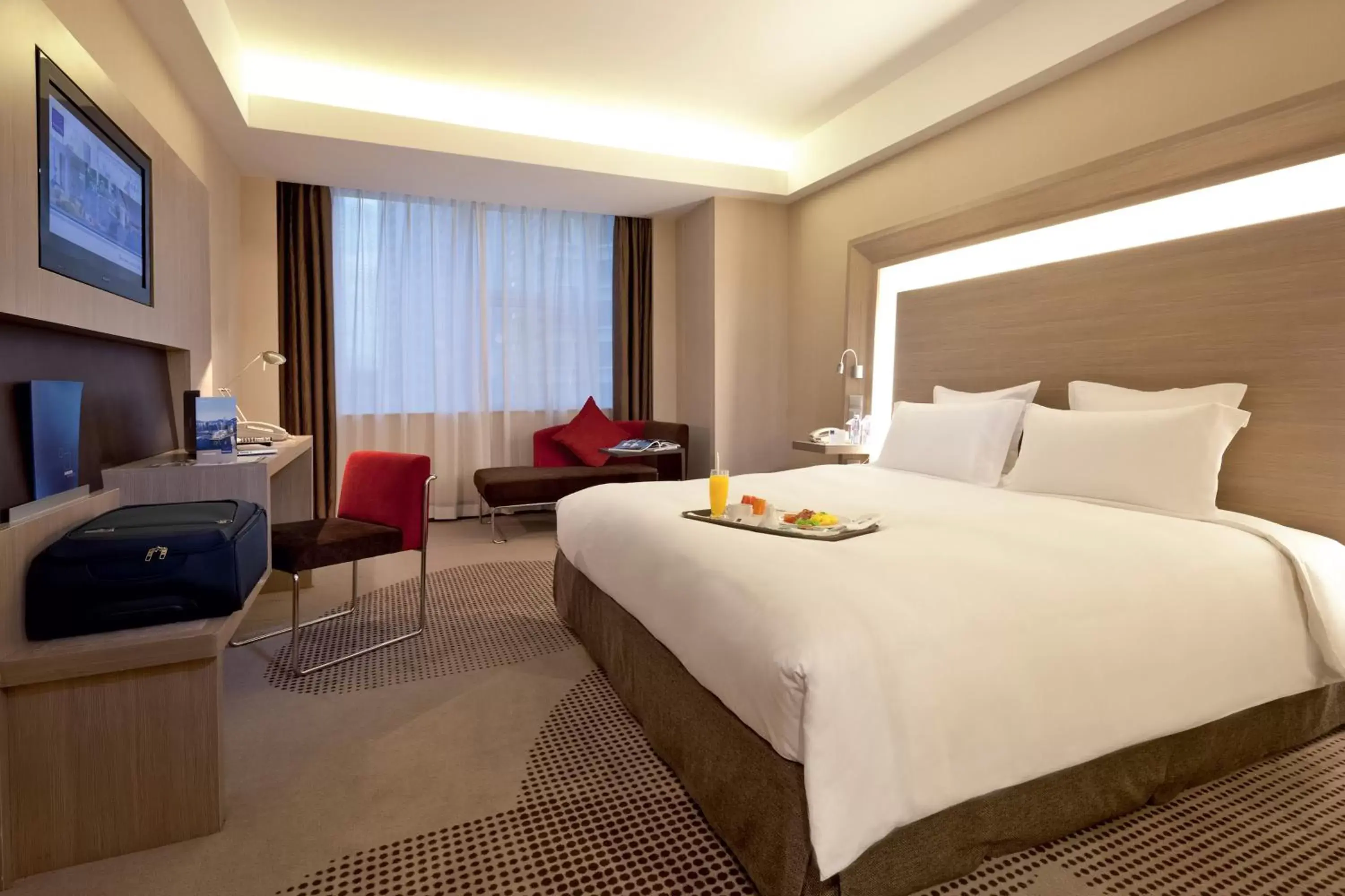 Bed in Shenzhen Novotel Watergate(Kingkey 100)