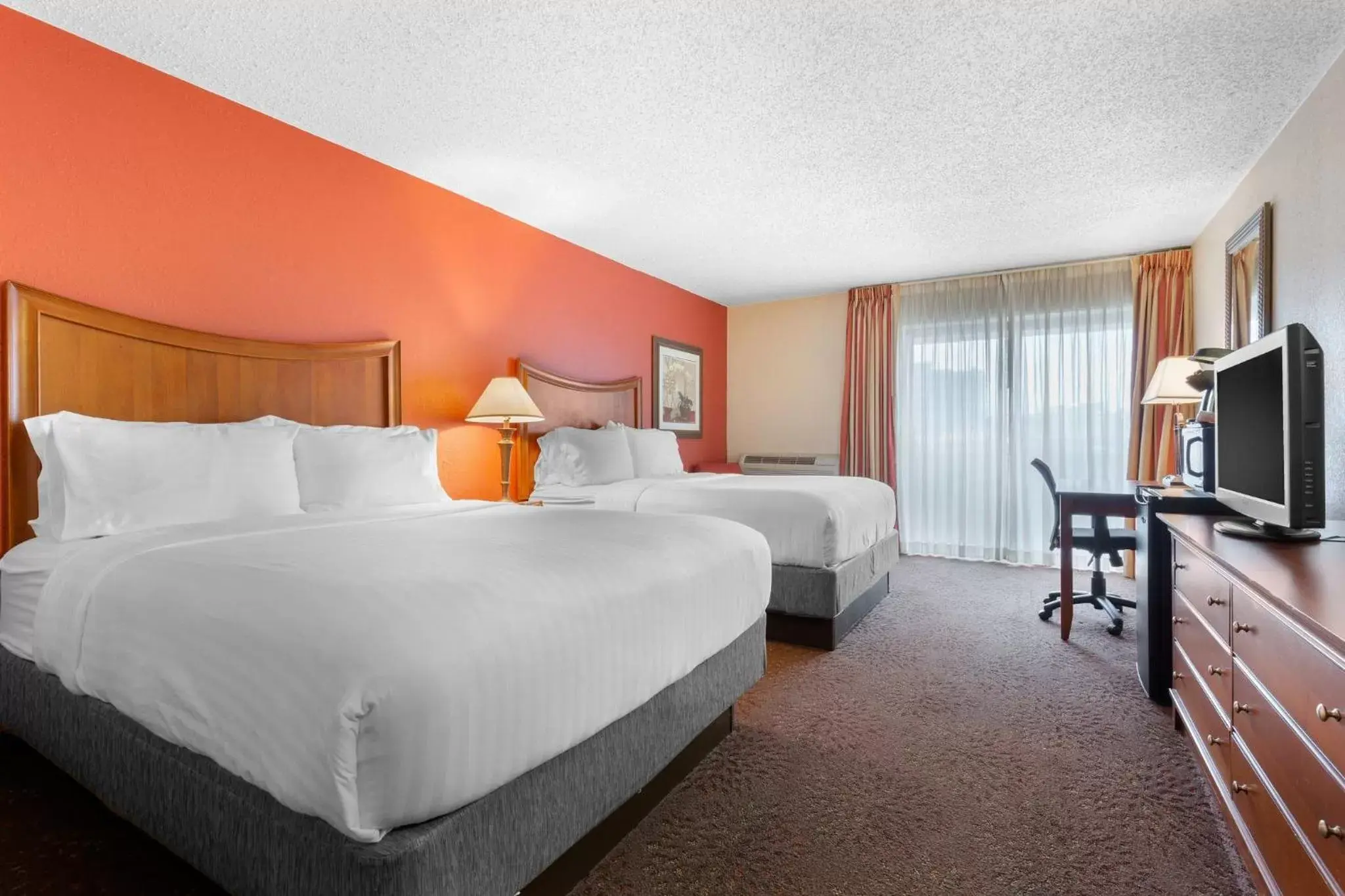 Photo of the whole room in Holiday Inn Express Chicago-Downers Grove, an IHG Hotel