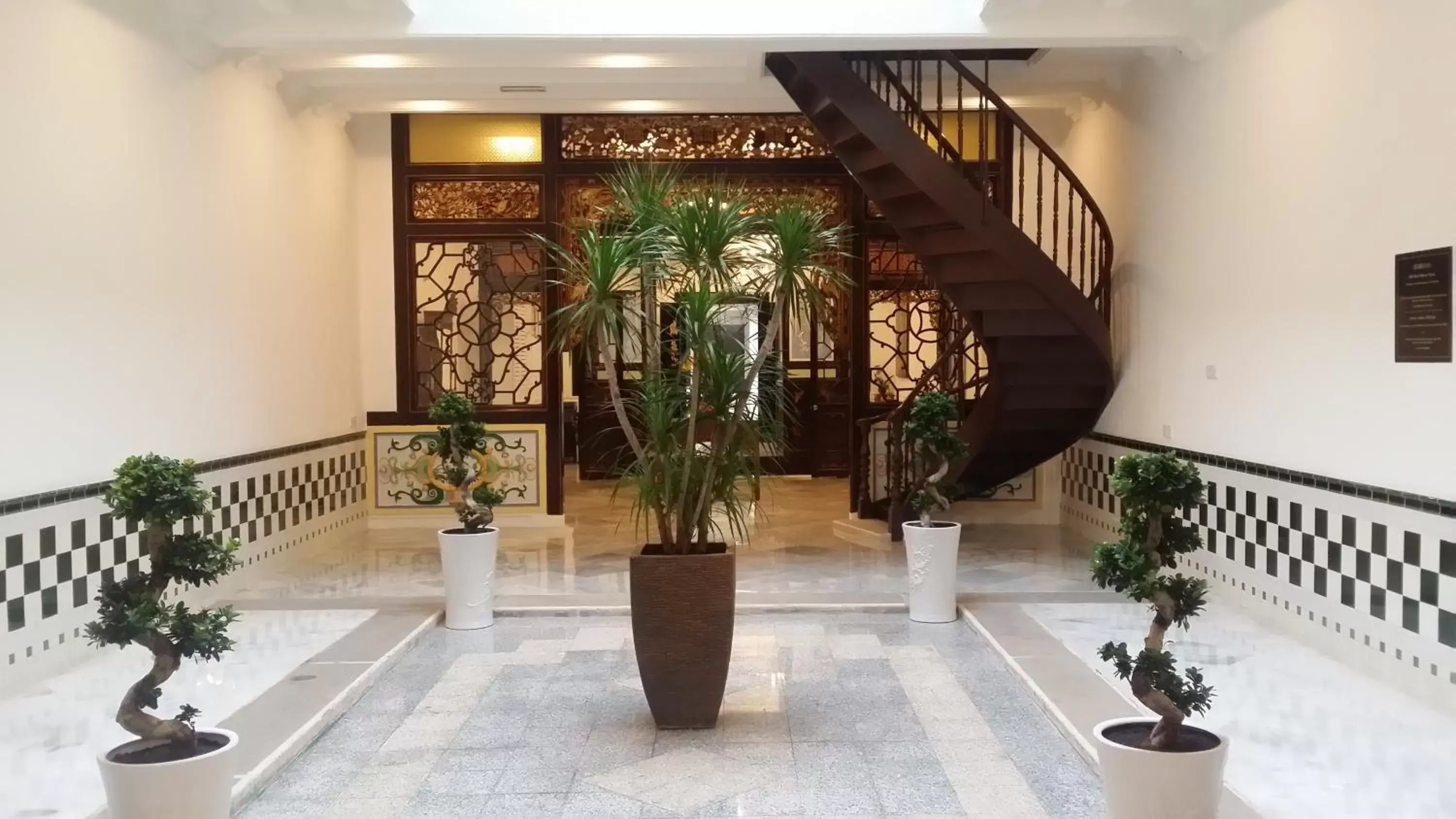Facade/entrance in Heeren Palm Suites
