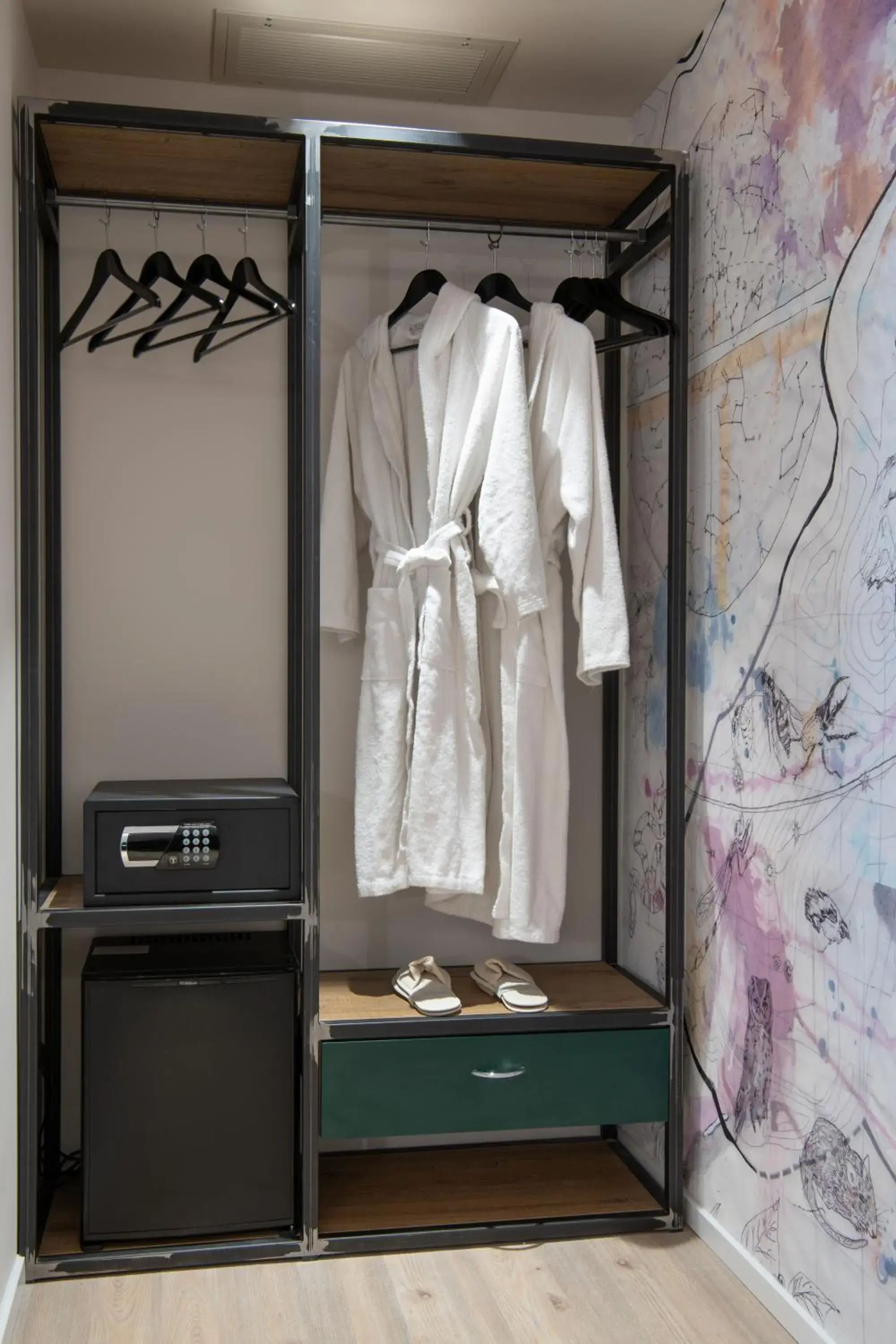 wardrobe in Catignano Hotel Ristorante