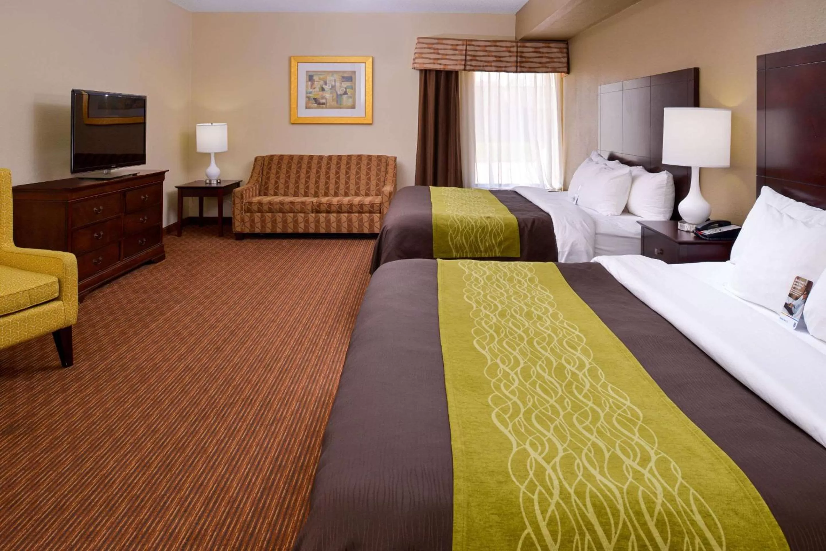 Photo of the whole room, Bed in Holiday Inn Express & Suites Joplin Southeast by IHG