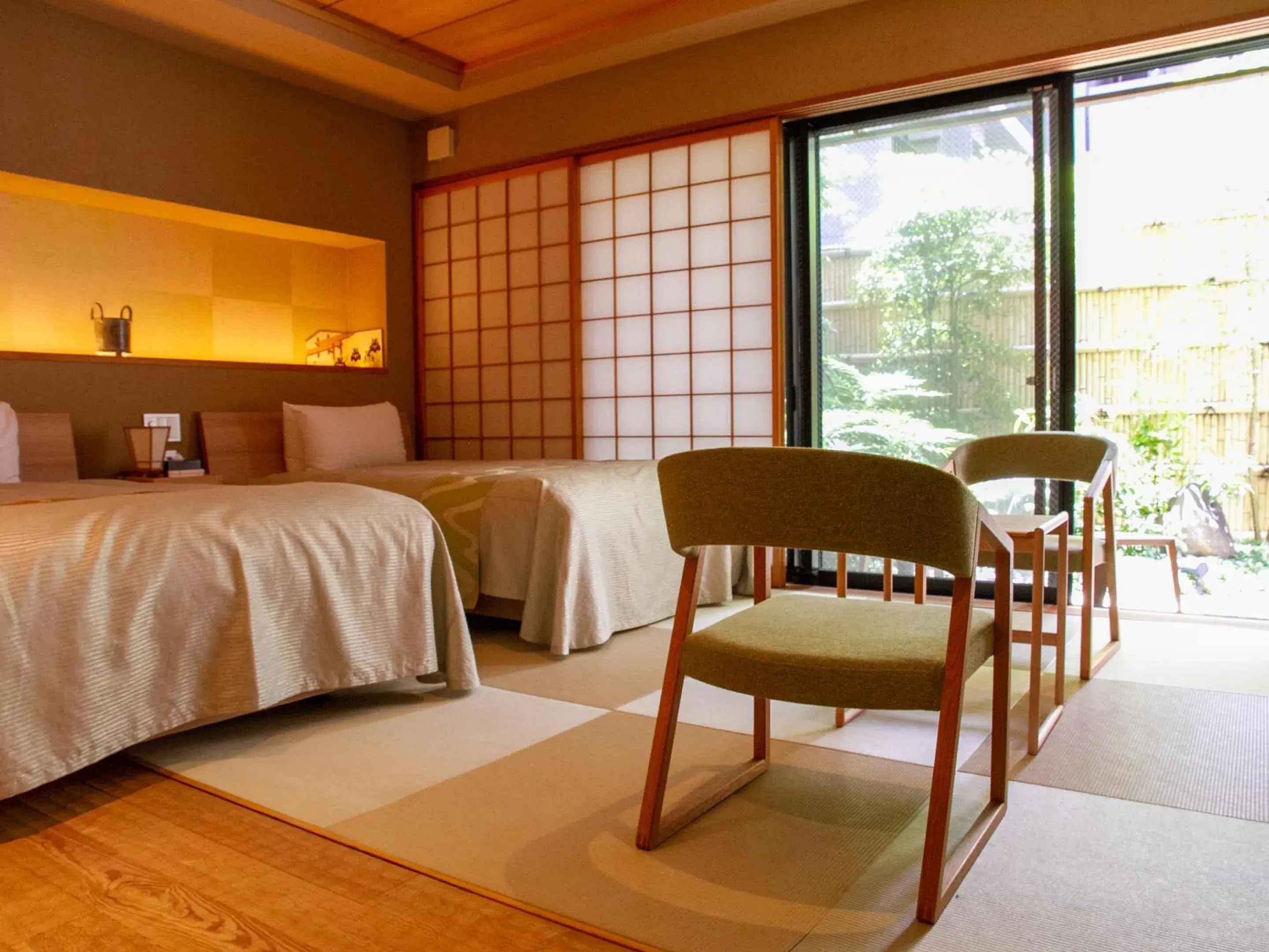 Photo of the whole room, Bed in Hotel Rakurakuan