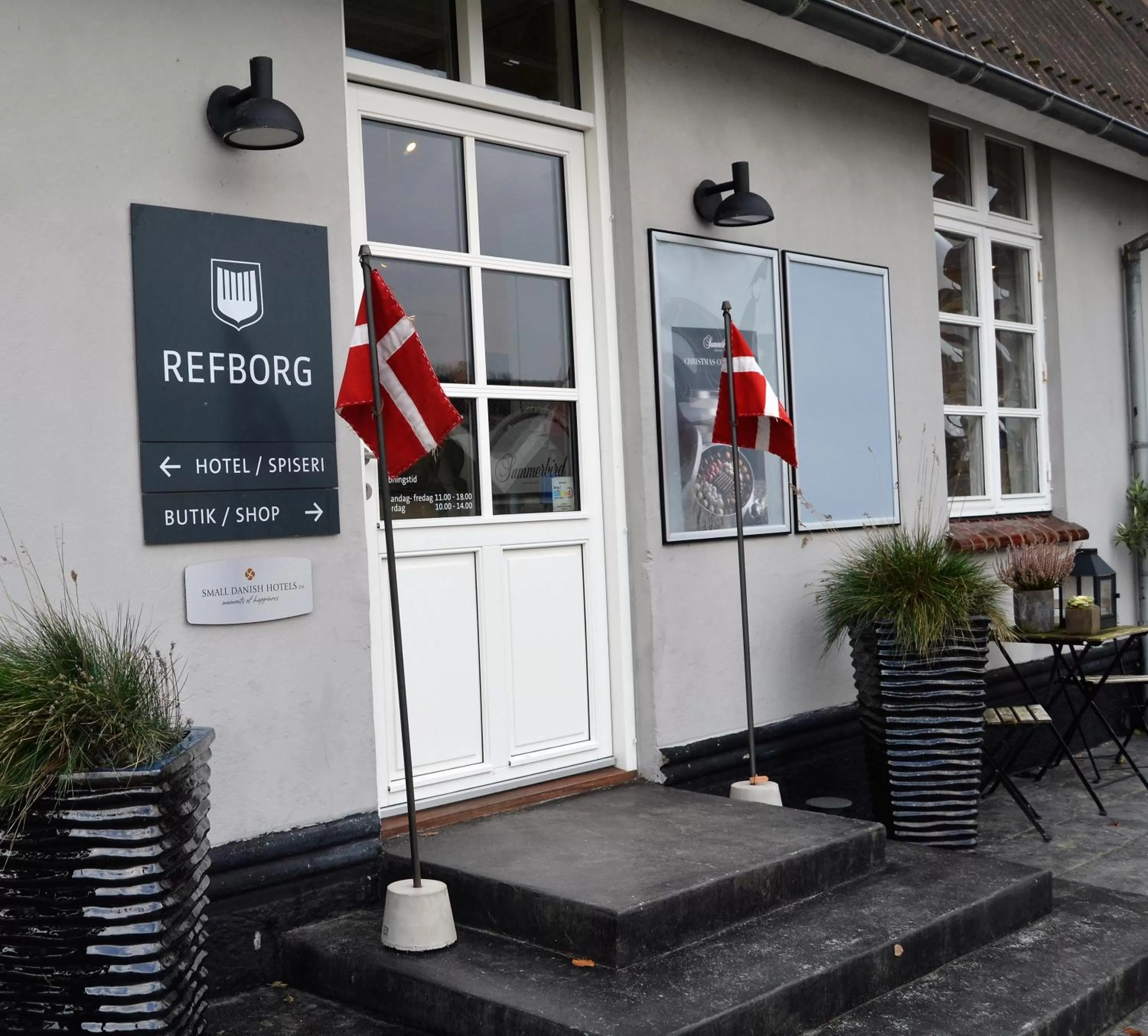 Facade/entrance in Refborg Hotel