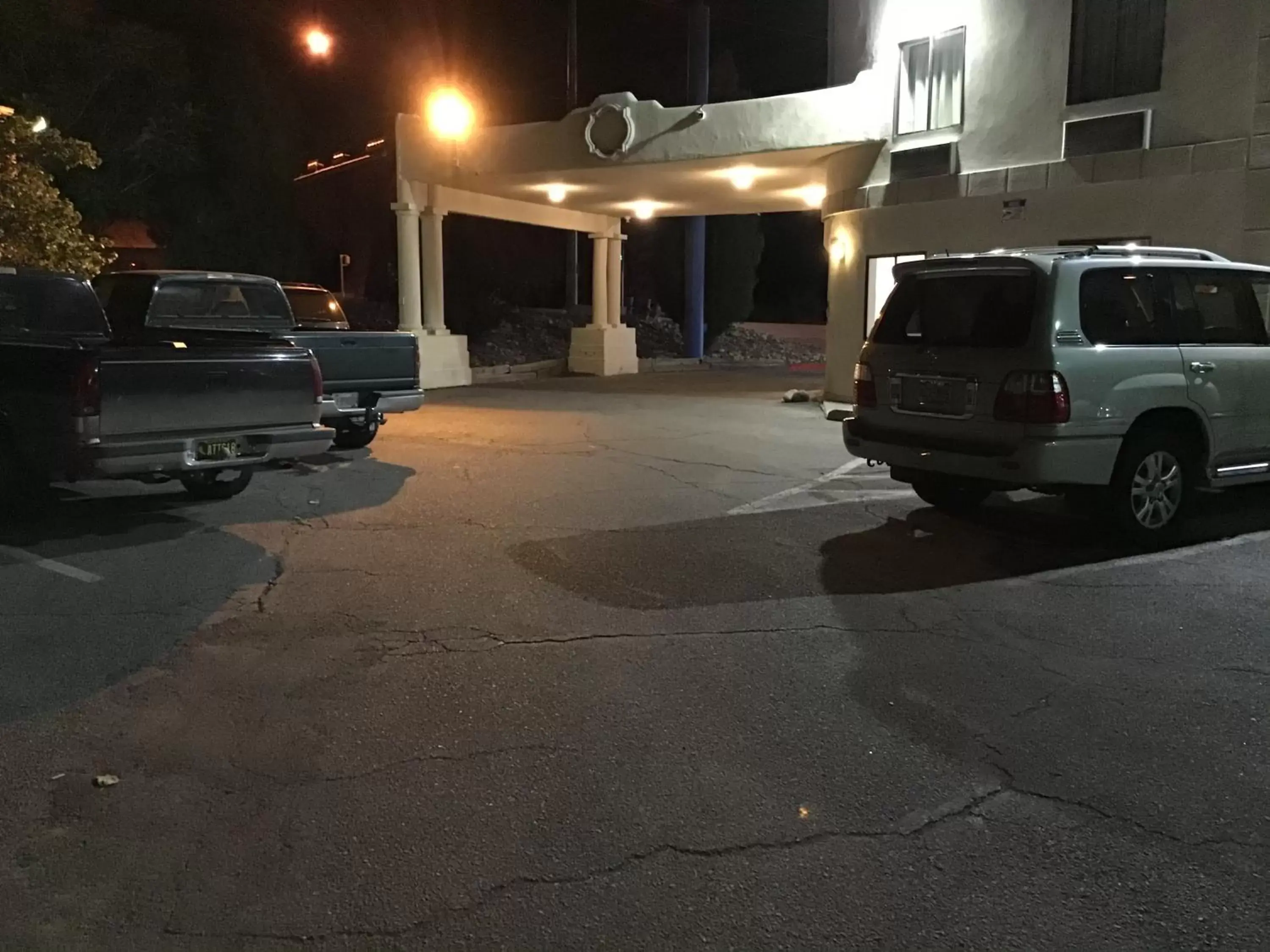 Facade/Entrance in Motel 6-Espanola, NM