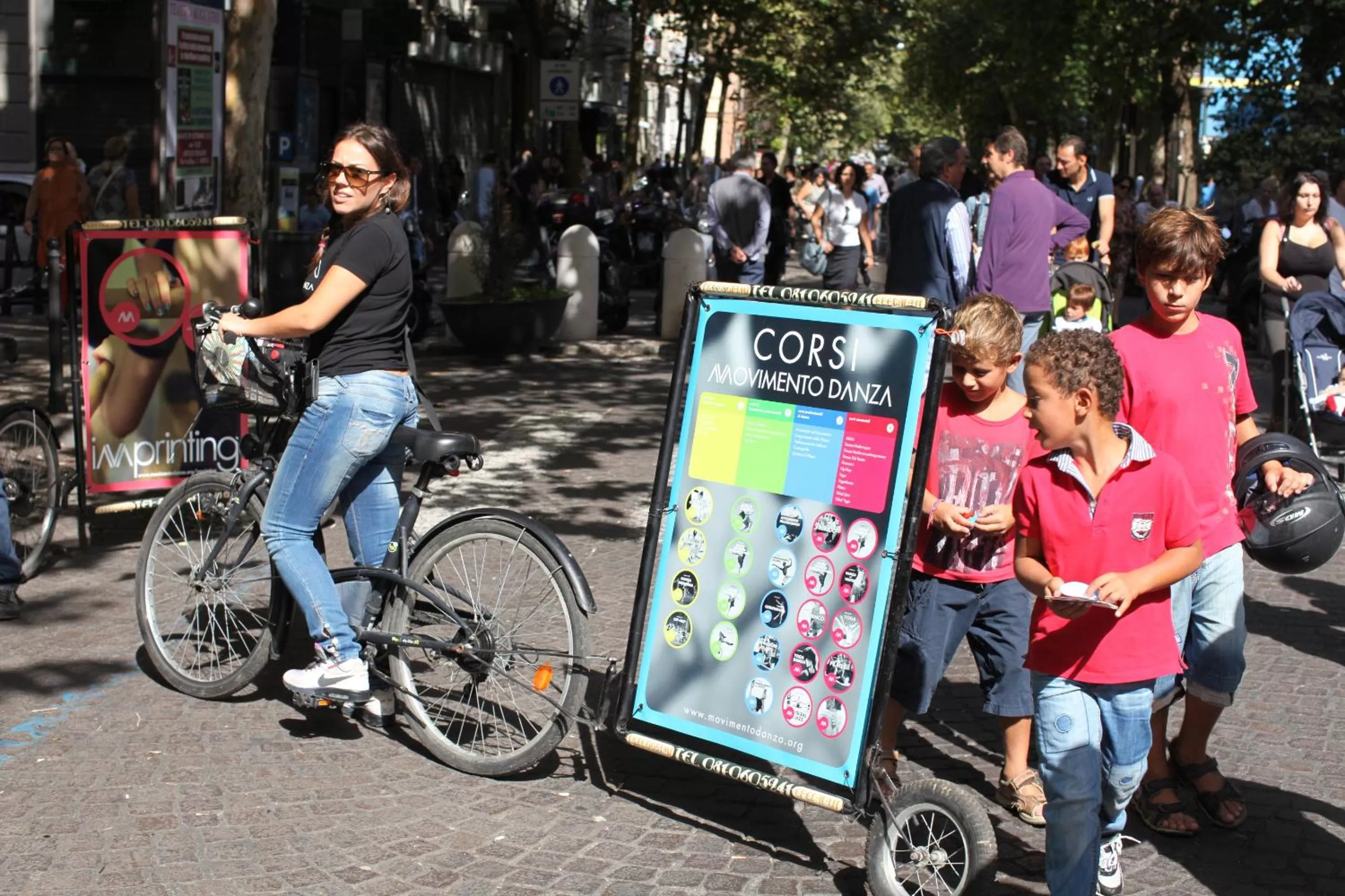 Shopping Area in Il ramo d'oro