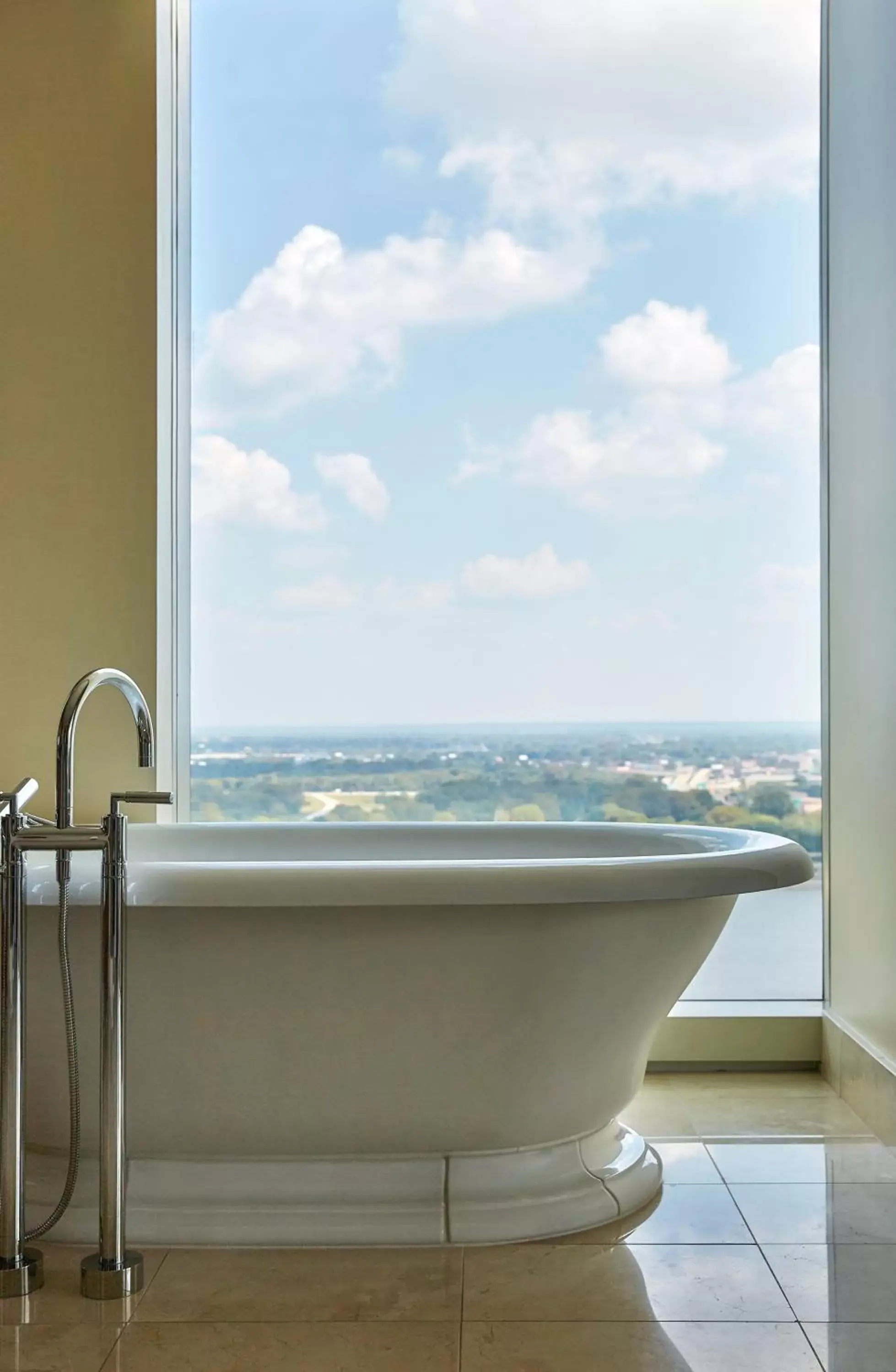 Bathroom in Four Seasons St. Louis