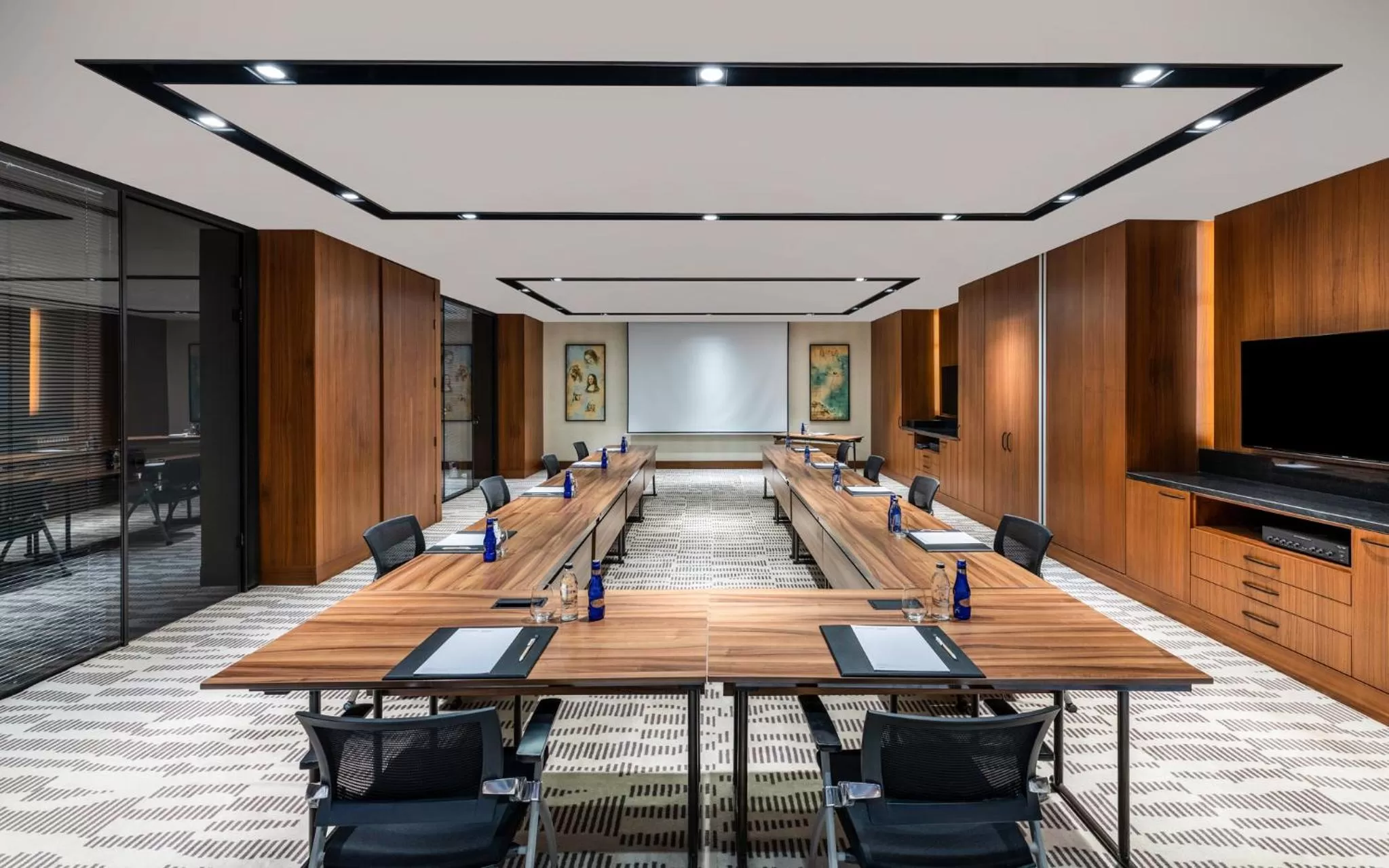 Business facilities in Mövenpick Istanbul Hotel Golden Horn