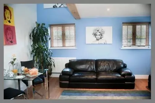 Living room, Seating Area in Court Farm Barns