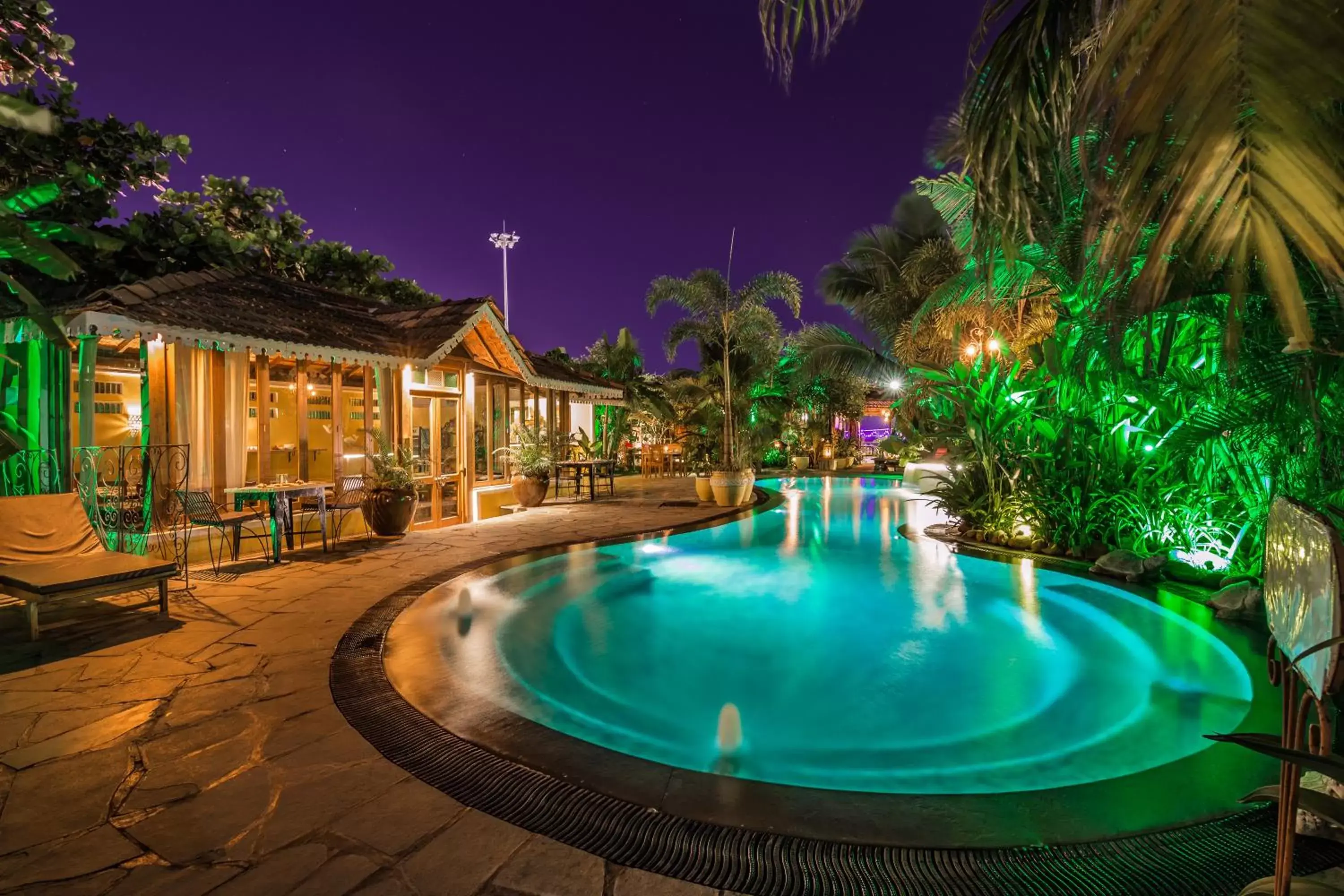 Restaurant/places to eat, Swimming Pool in Fiesta Beach Resort