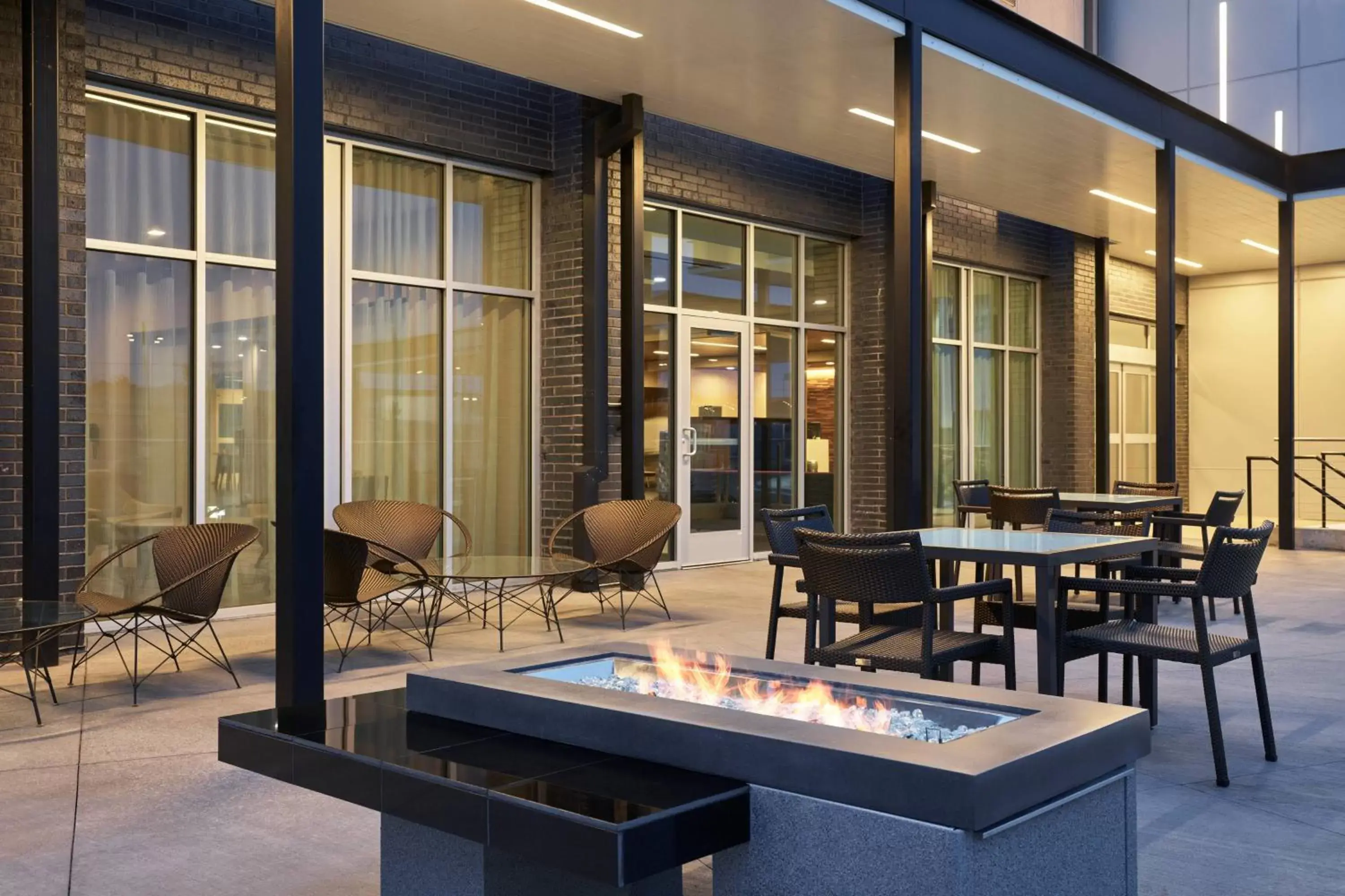 Property building, Restaurant/Places to Eat in Courtyard Denver Aurora