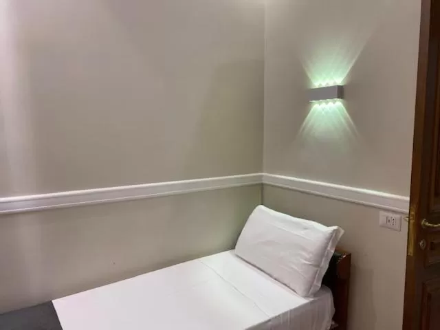 Bed in La Residenza del Sole al Pantheon