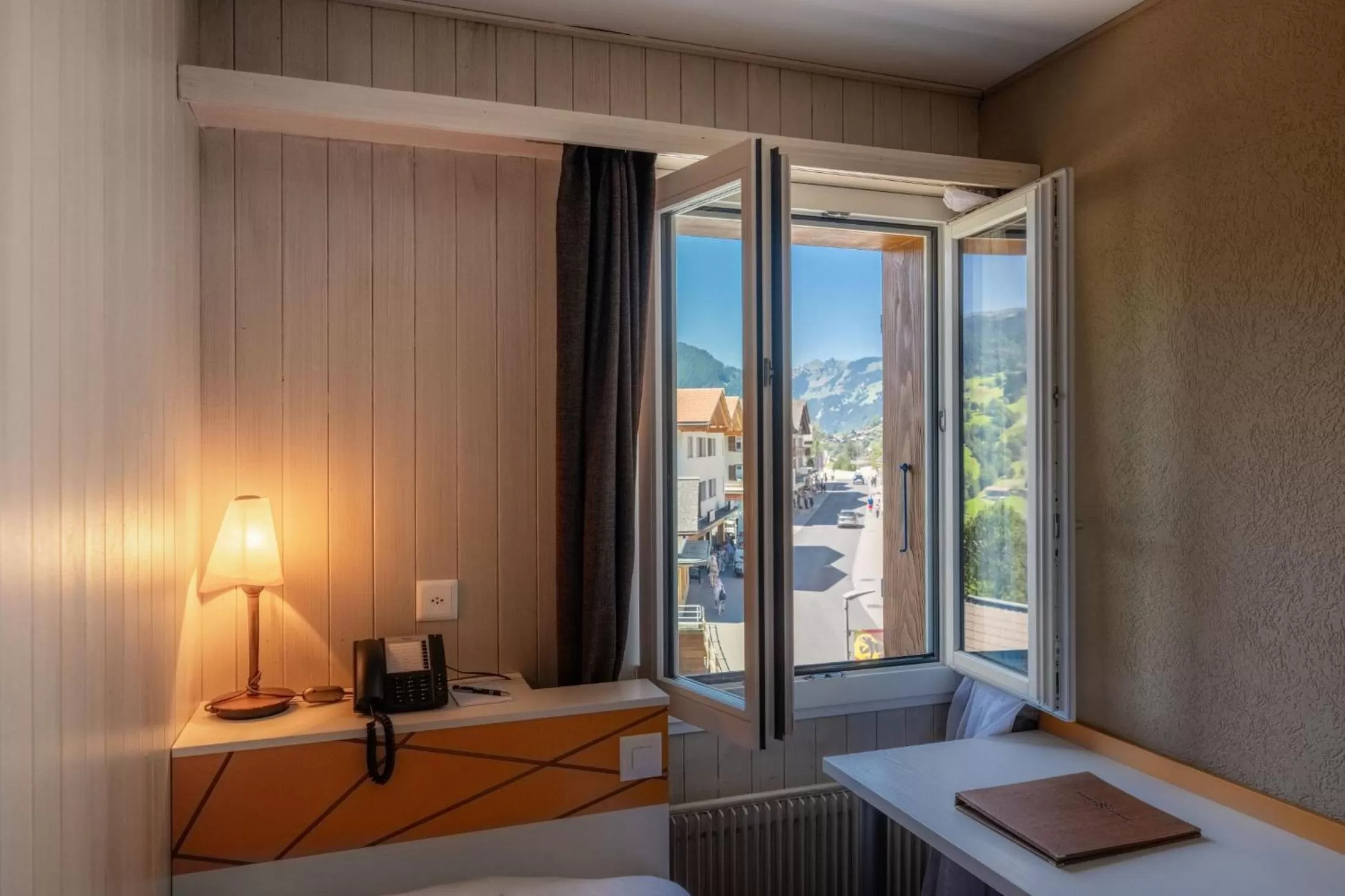 View (from property/room), Bed in Hotel Spinne Grindelwald