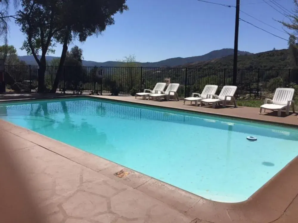 Day, Swimming Pool in Mountain Trail Lodge and Vacation Rentals