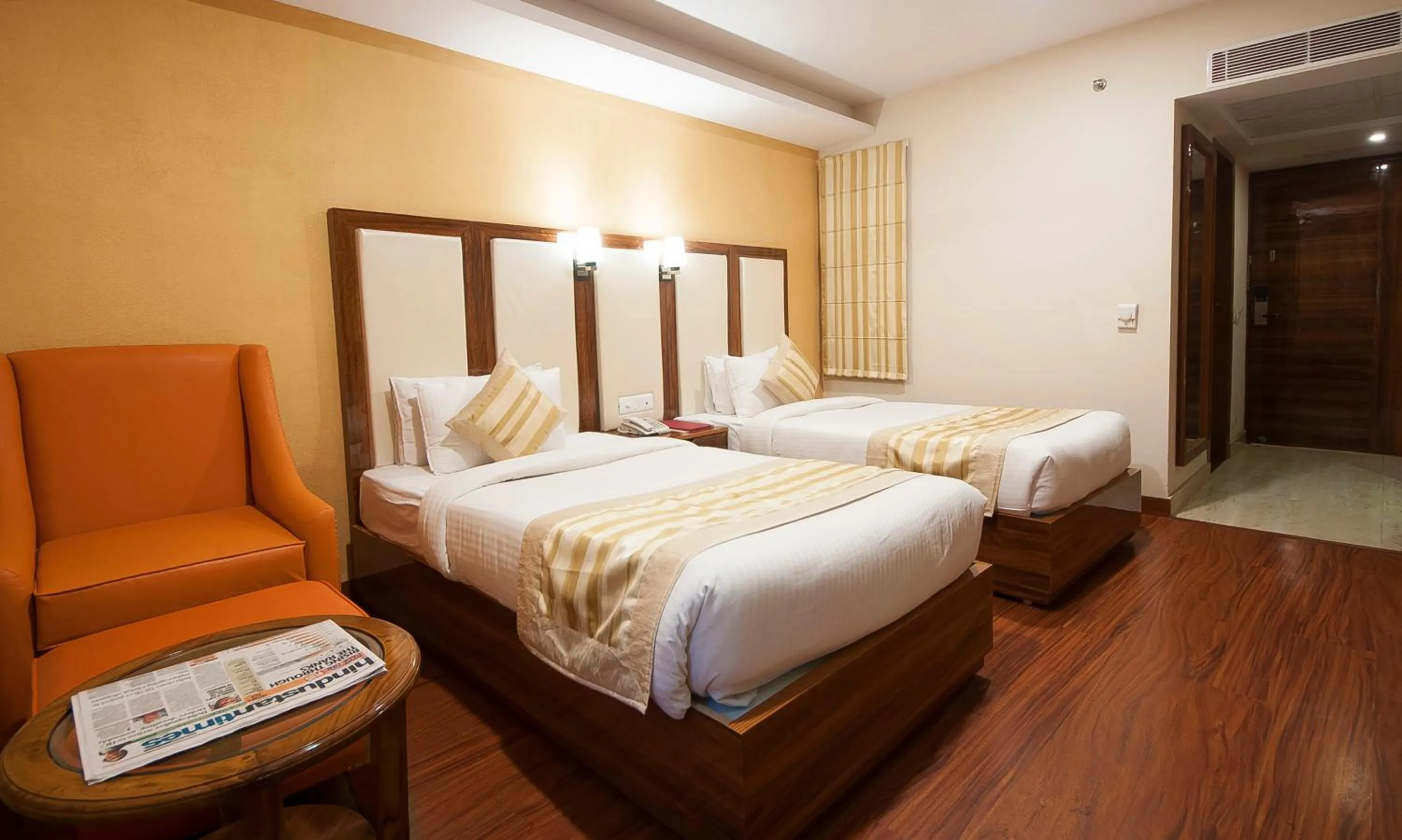 Bed in Airport Hotel Ramhan Palace Mahipalpur