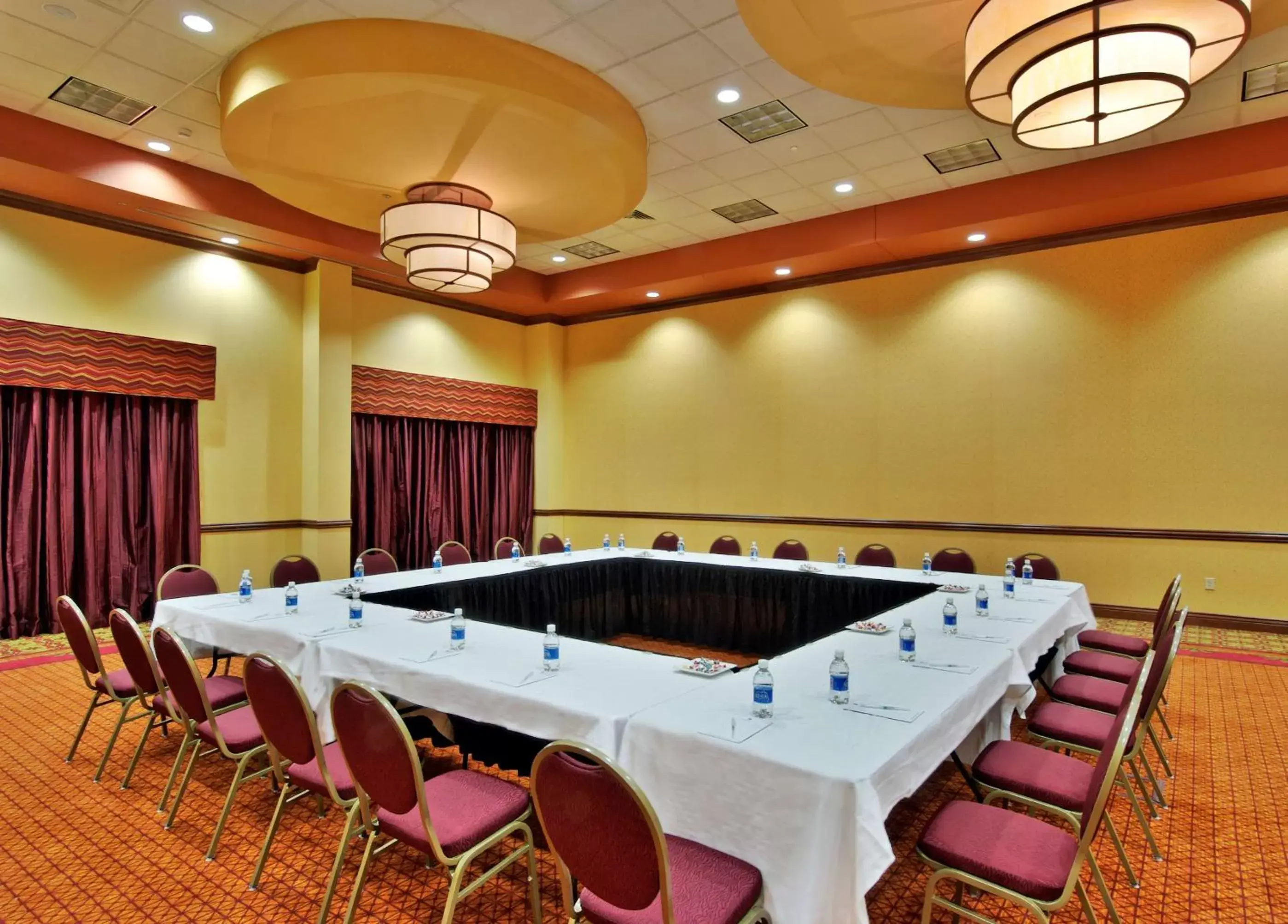 Meeting/conference room in Embassy Suites Omaha- La Vista/ Hotel & Conference Center