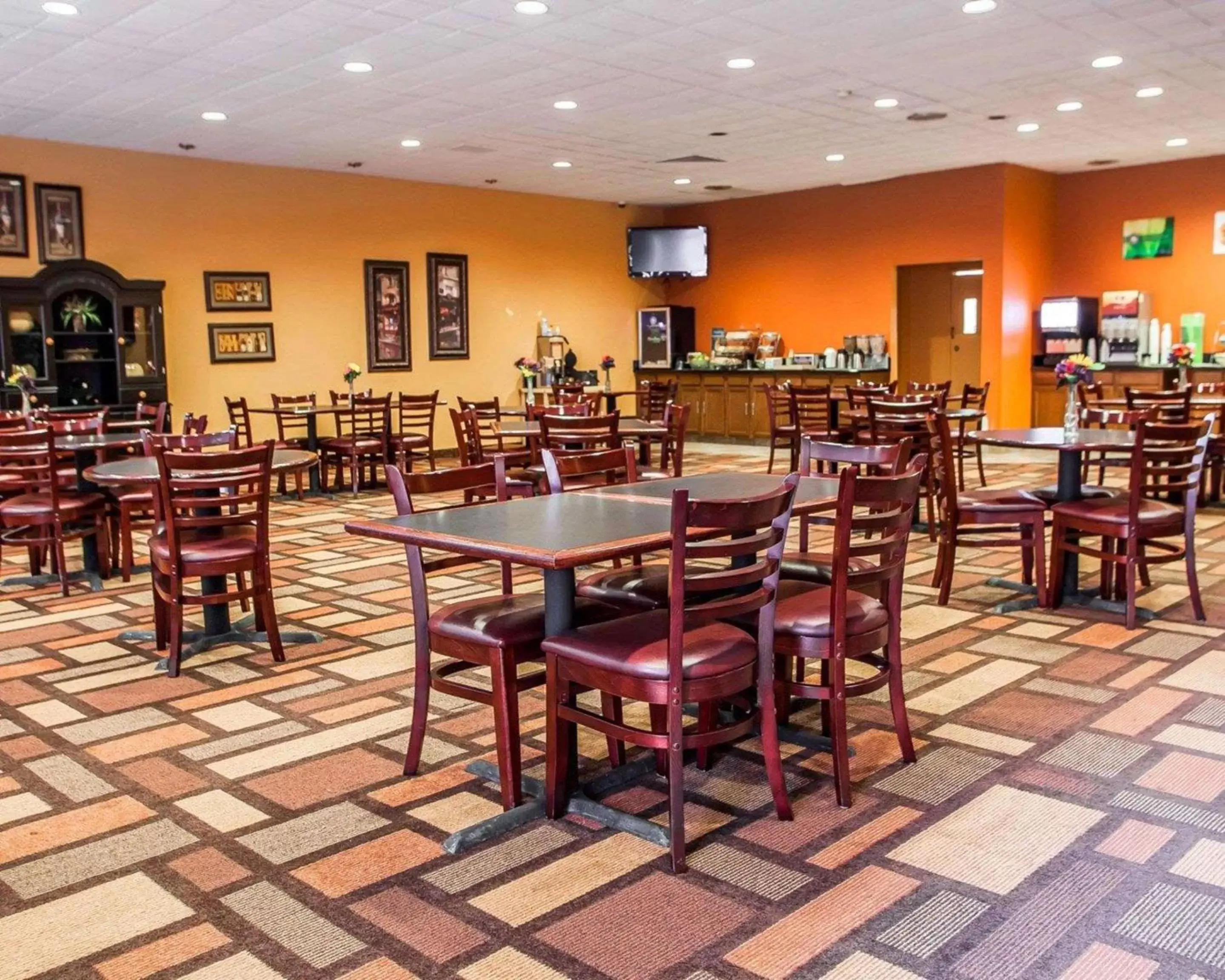 Restaurant/Places to Eat in Quality Inn Fort Dodge