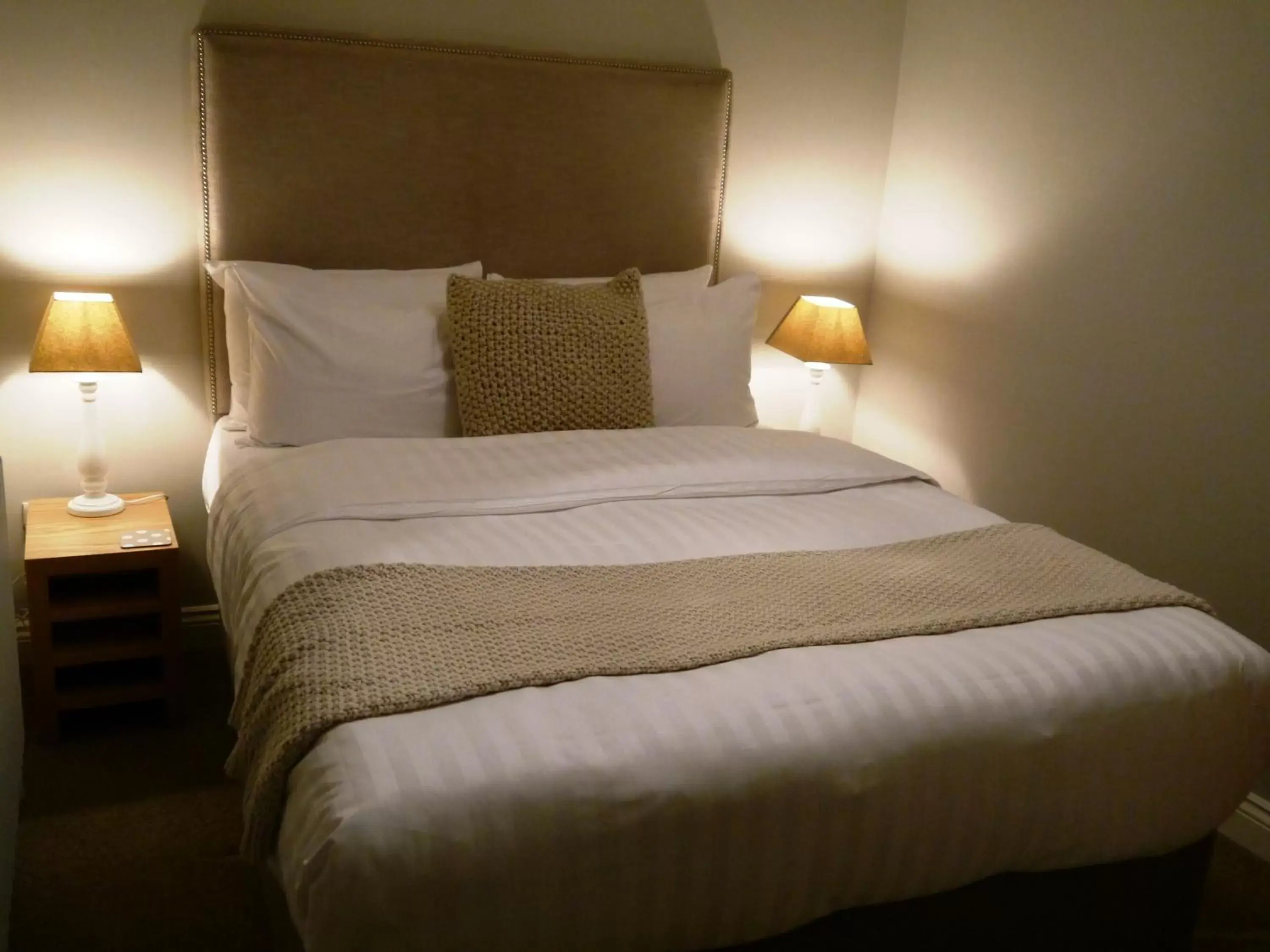 Bed in Castle Hotel & Apartments