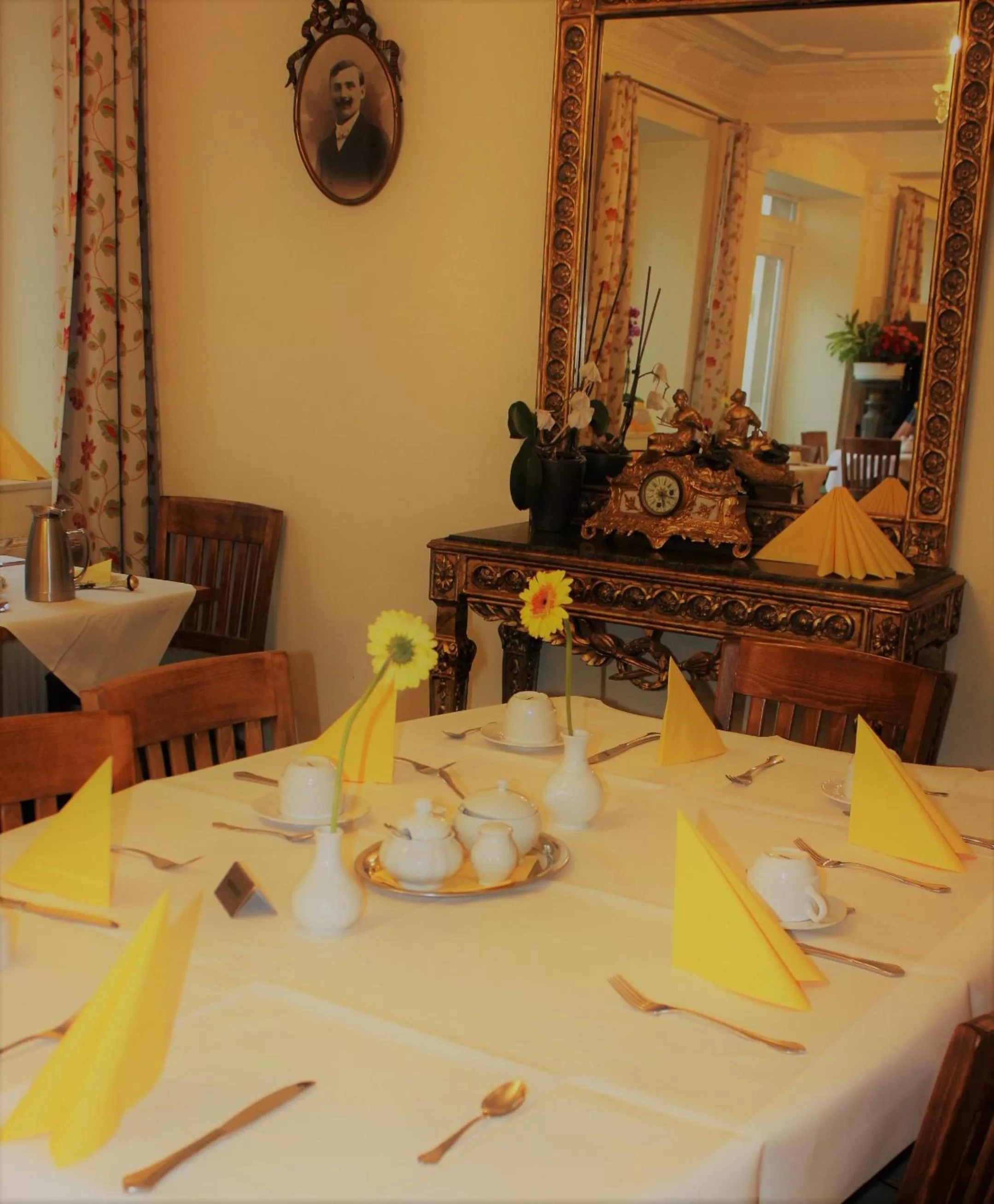 Restaurant/places to eat in Hotel Germersheimer Hof