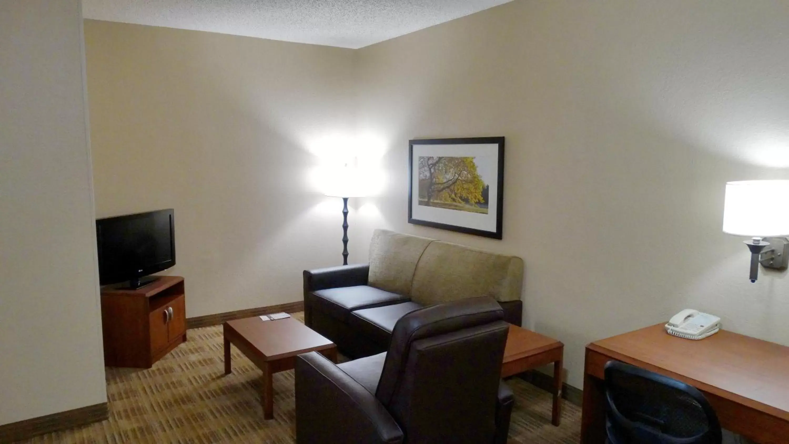 Living room, Seating Area in Extended Stay America Suites - Dallas - Frankford Road