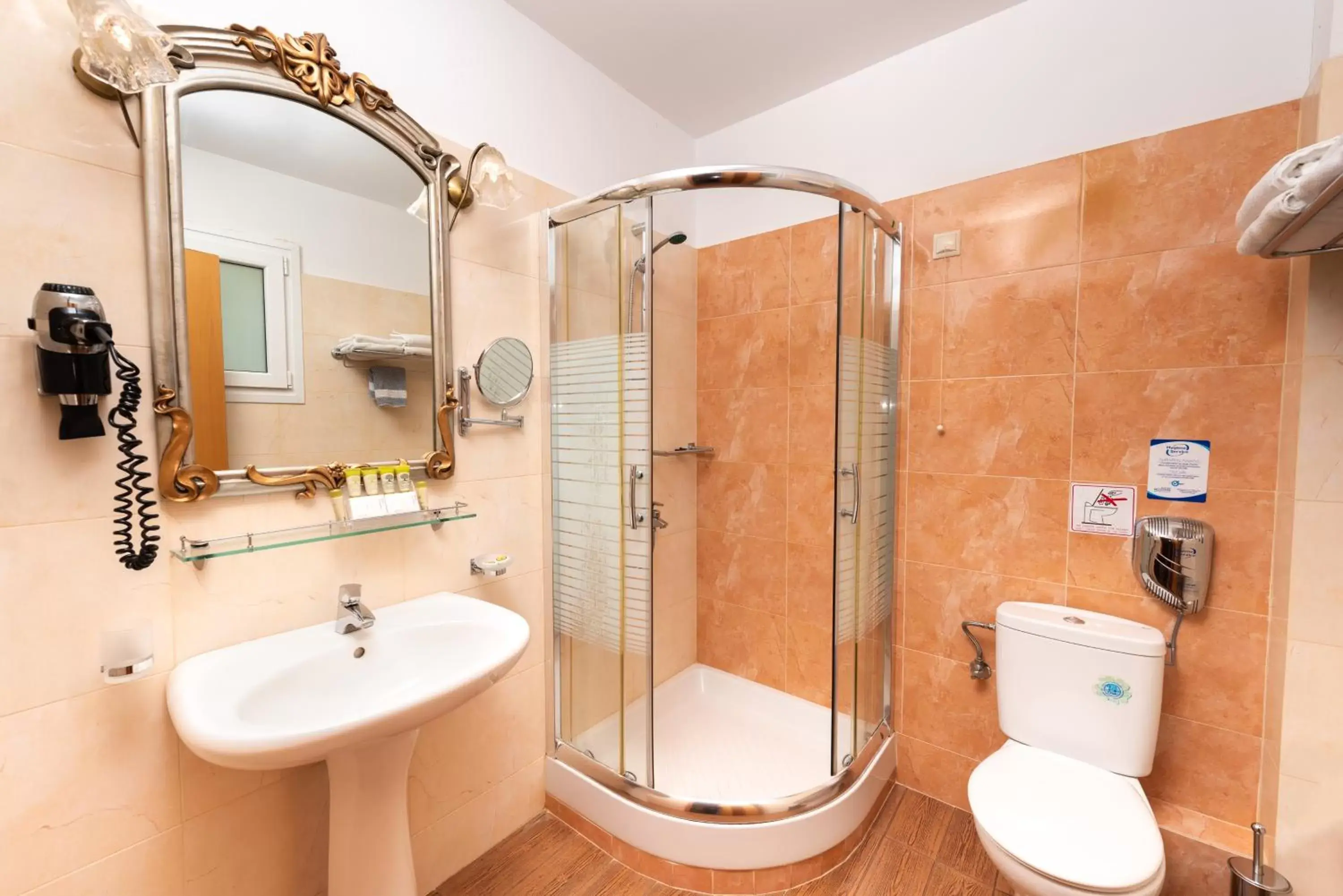 Shower, Bathroom in Heliotrope Hotels